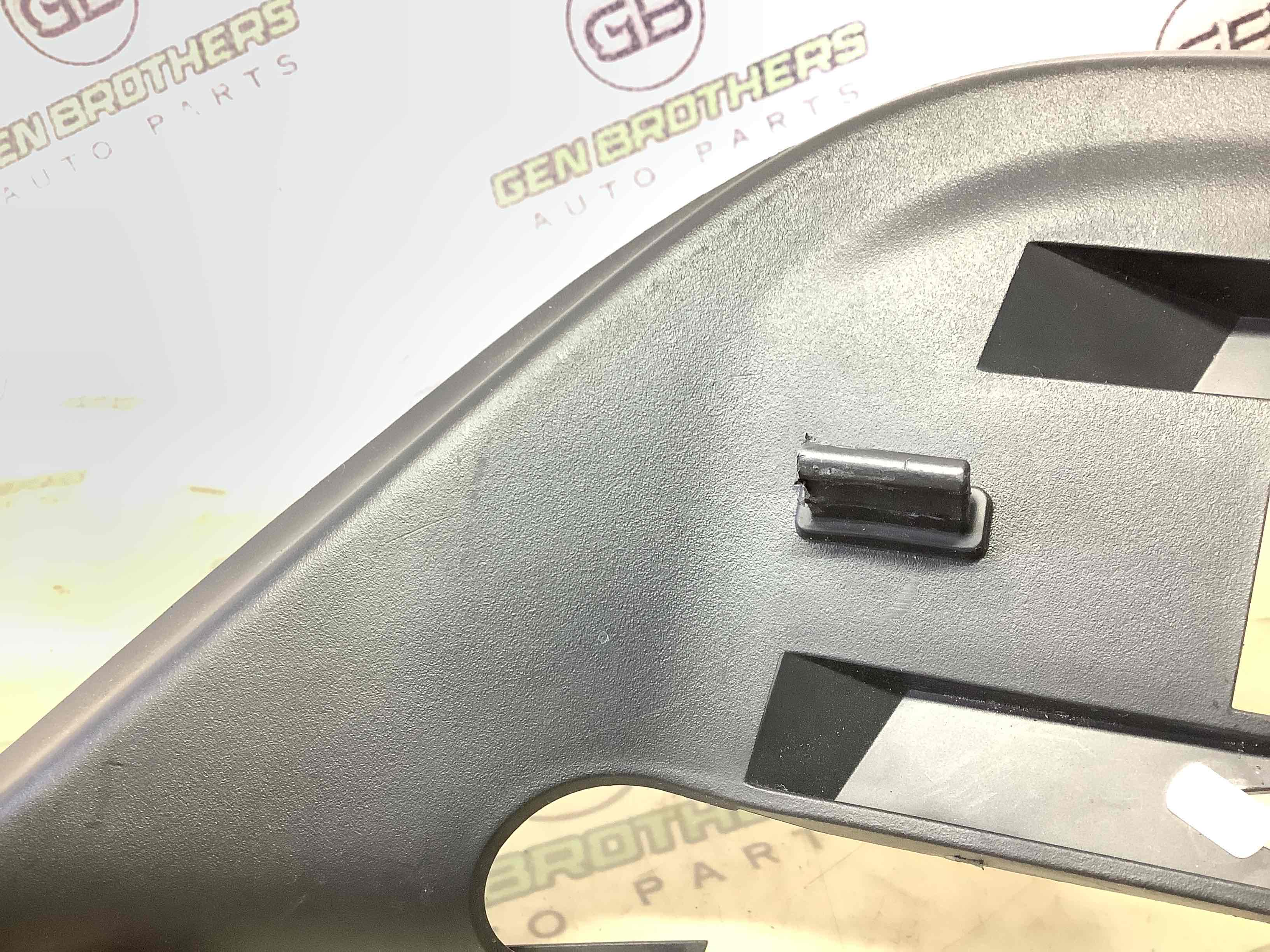 Корпус, накладка, кріплення лівого дзеркала