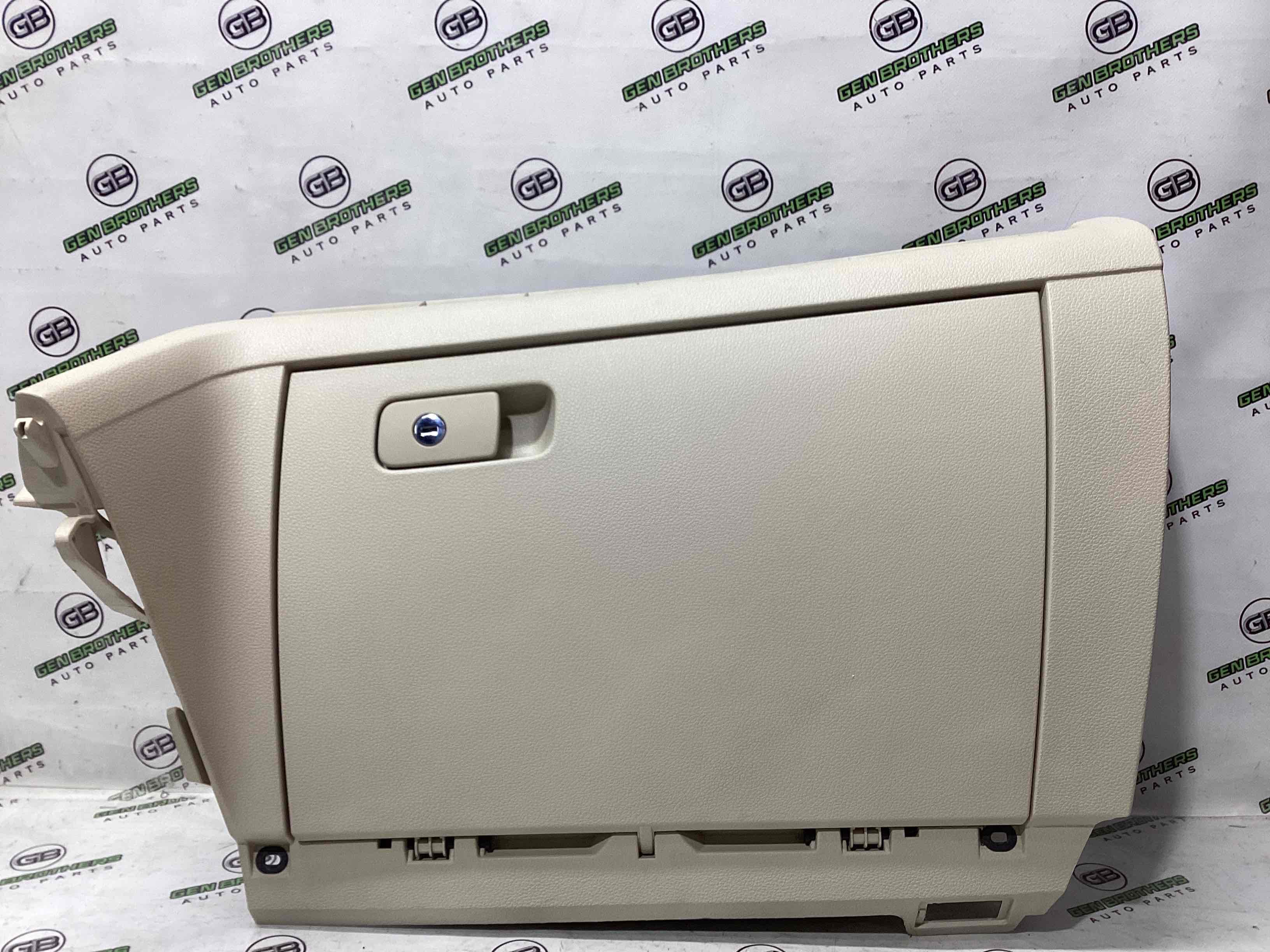 Бардачок замок бардачка, підстаканник, ящик