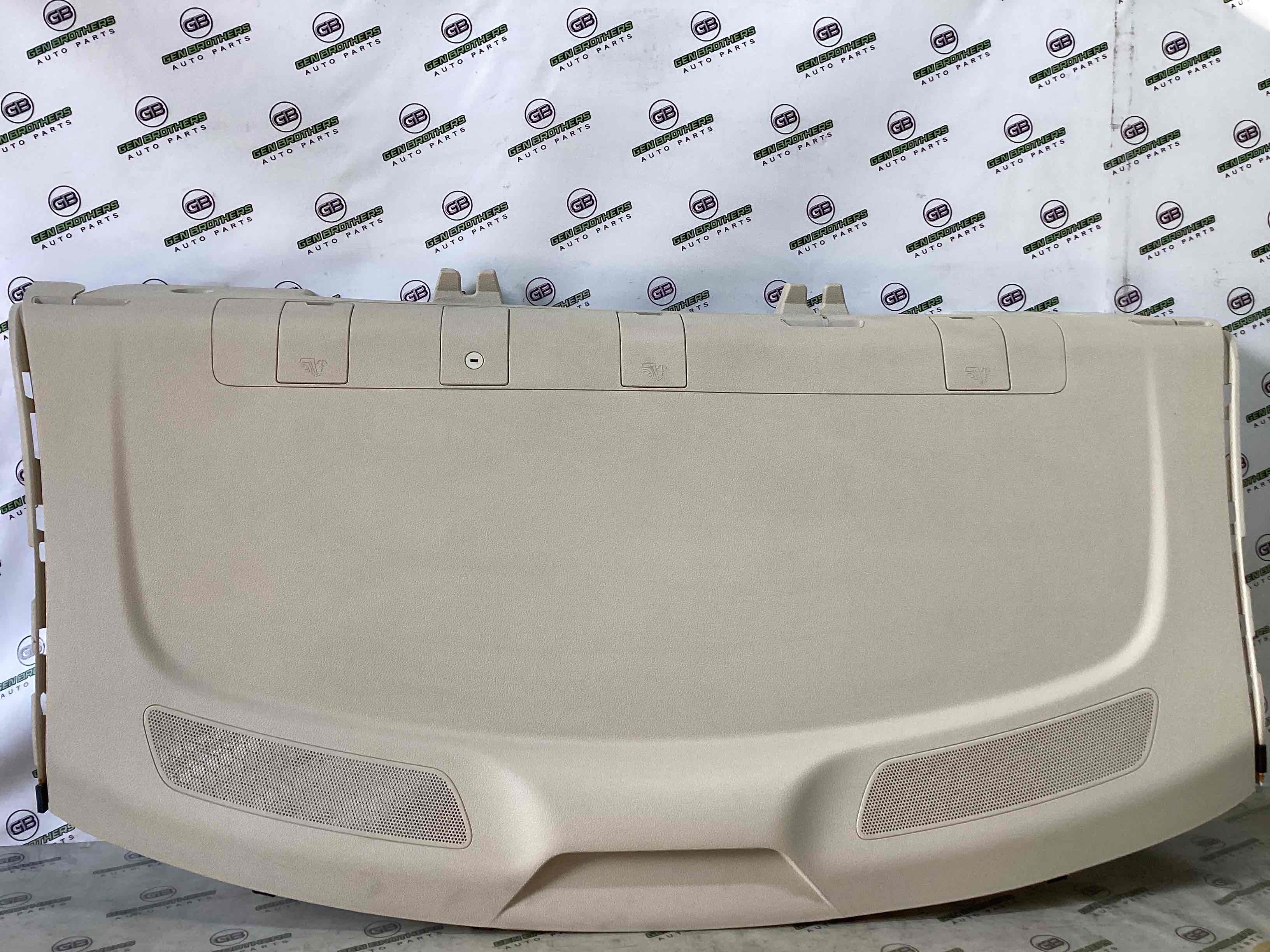 Обшивка задньої полиці