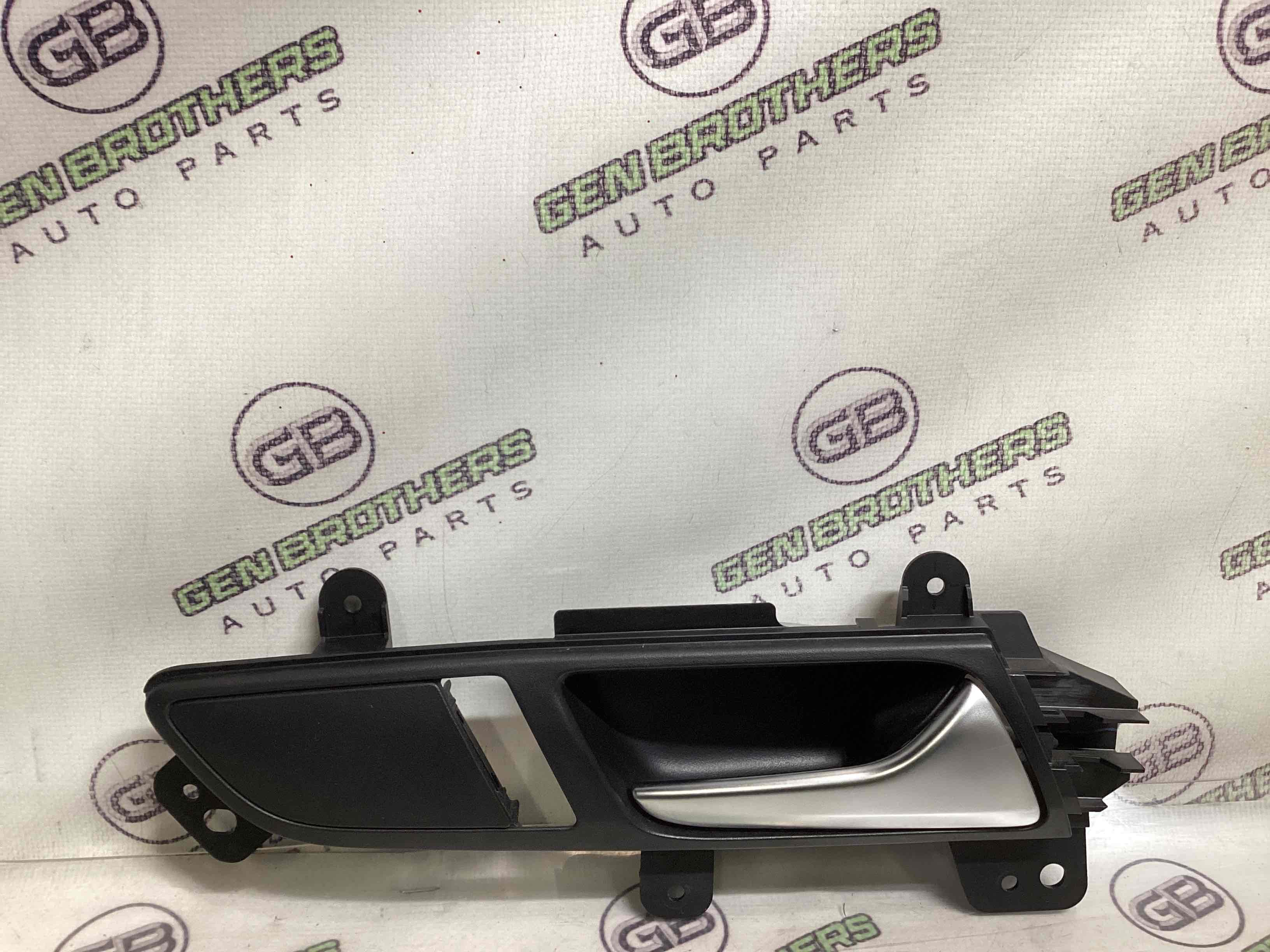 Ручка дверей салону внутрішня, поручень