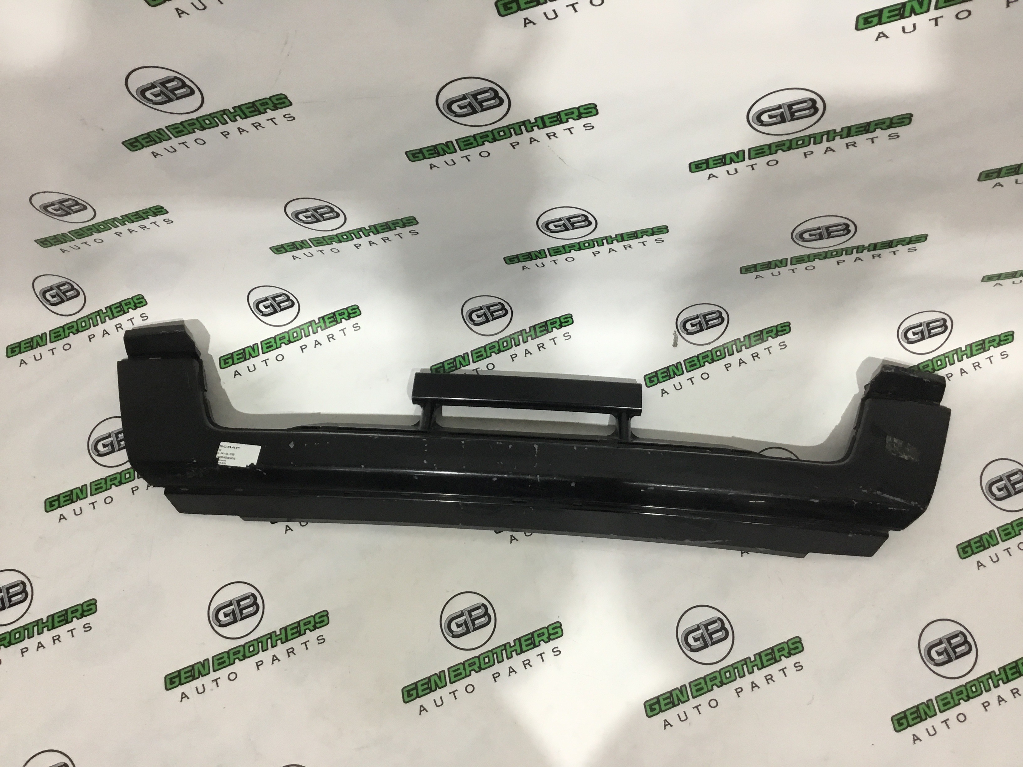 Бампер передній