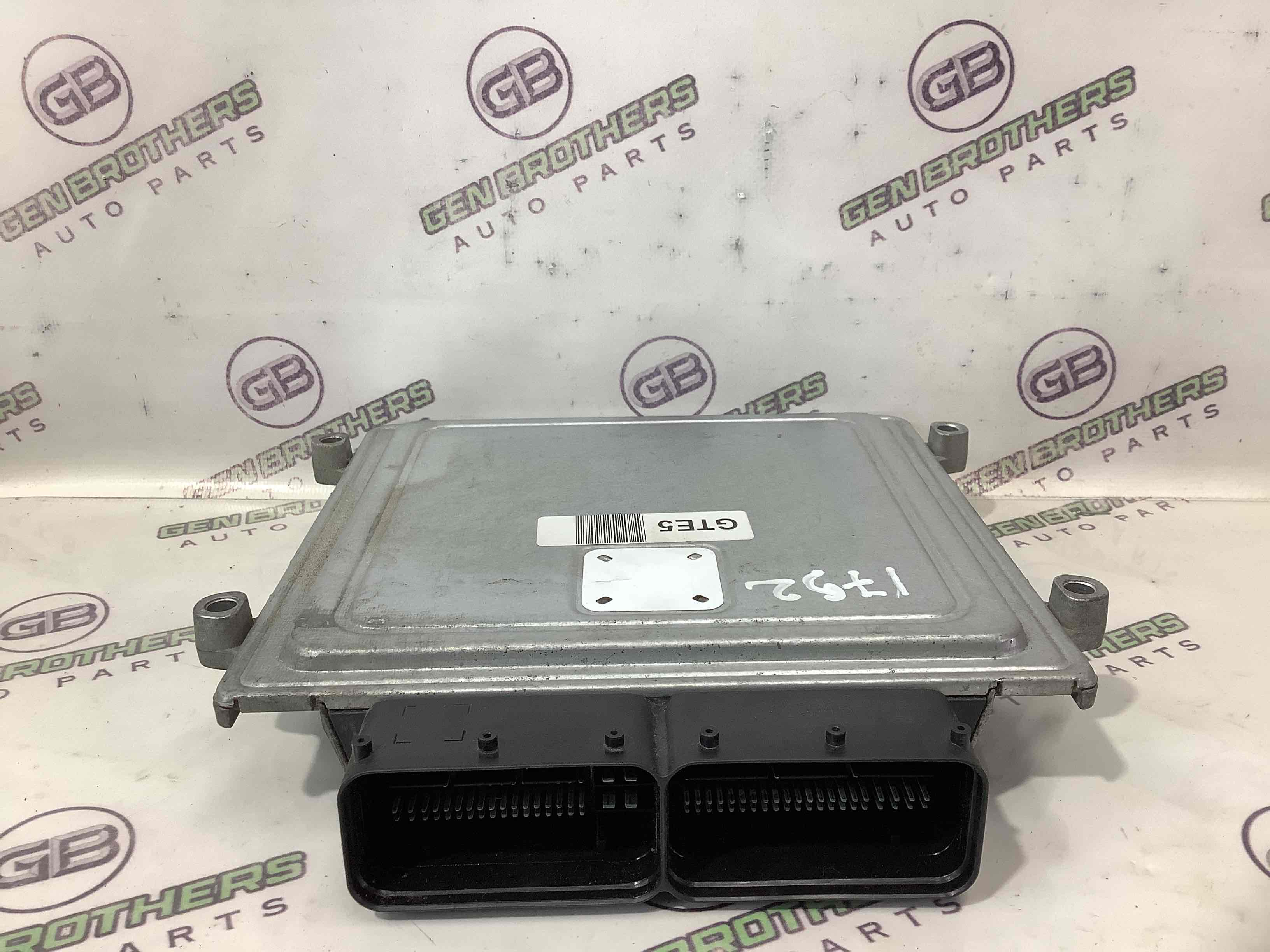 Блок ECU комп'ютер двигуна