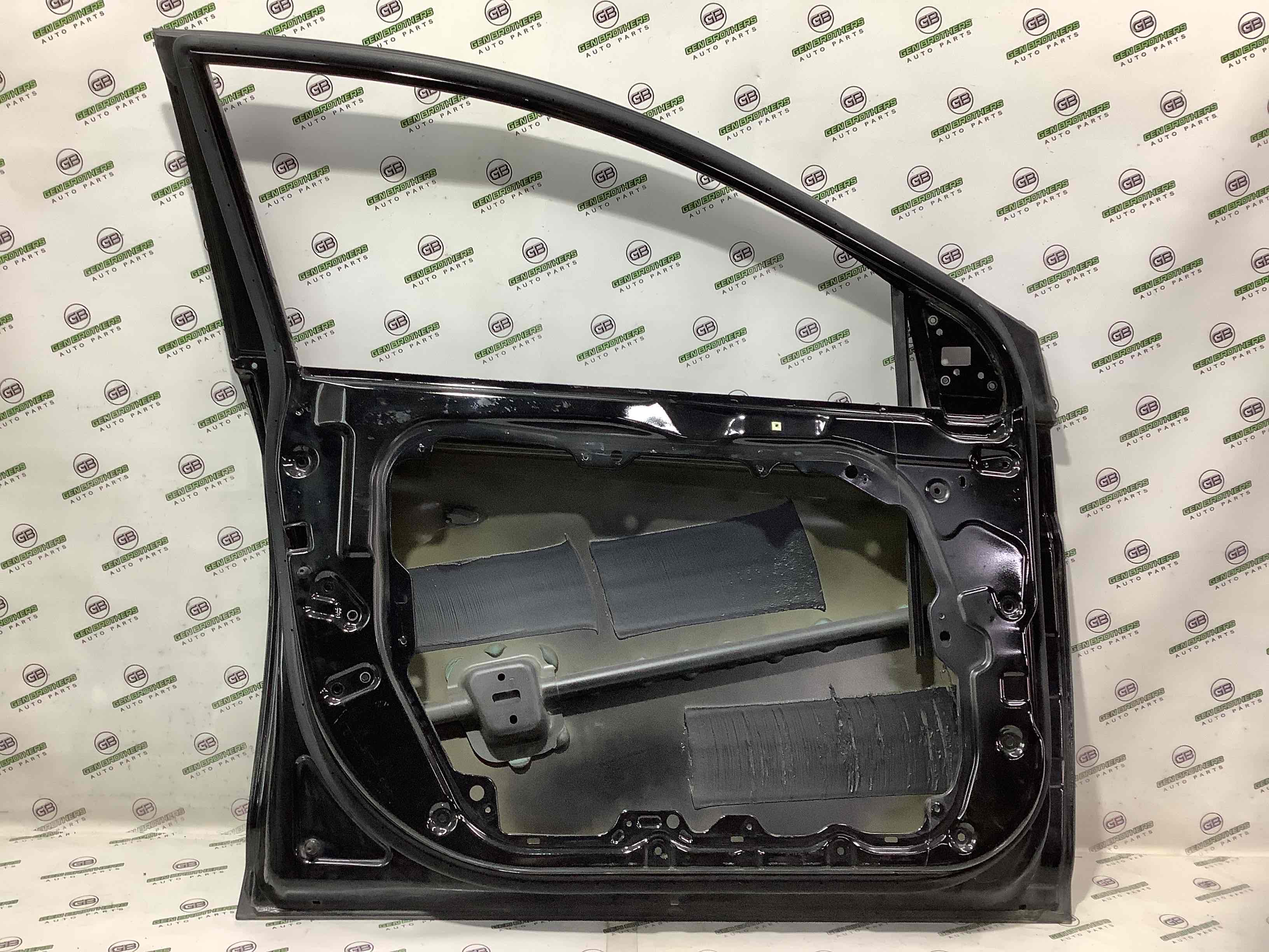 Двері передні ліві