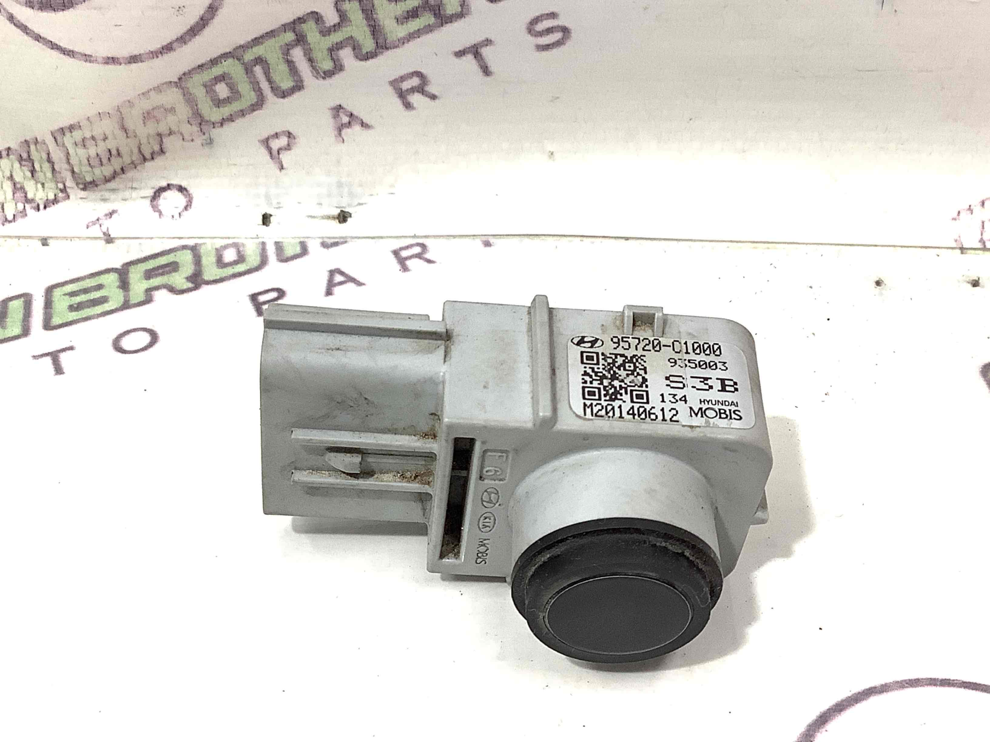 Парктронік, кріплення, корпус