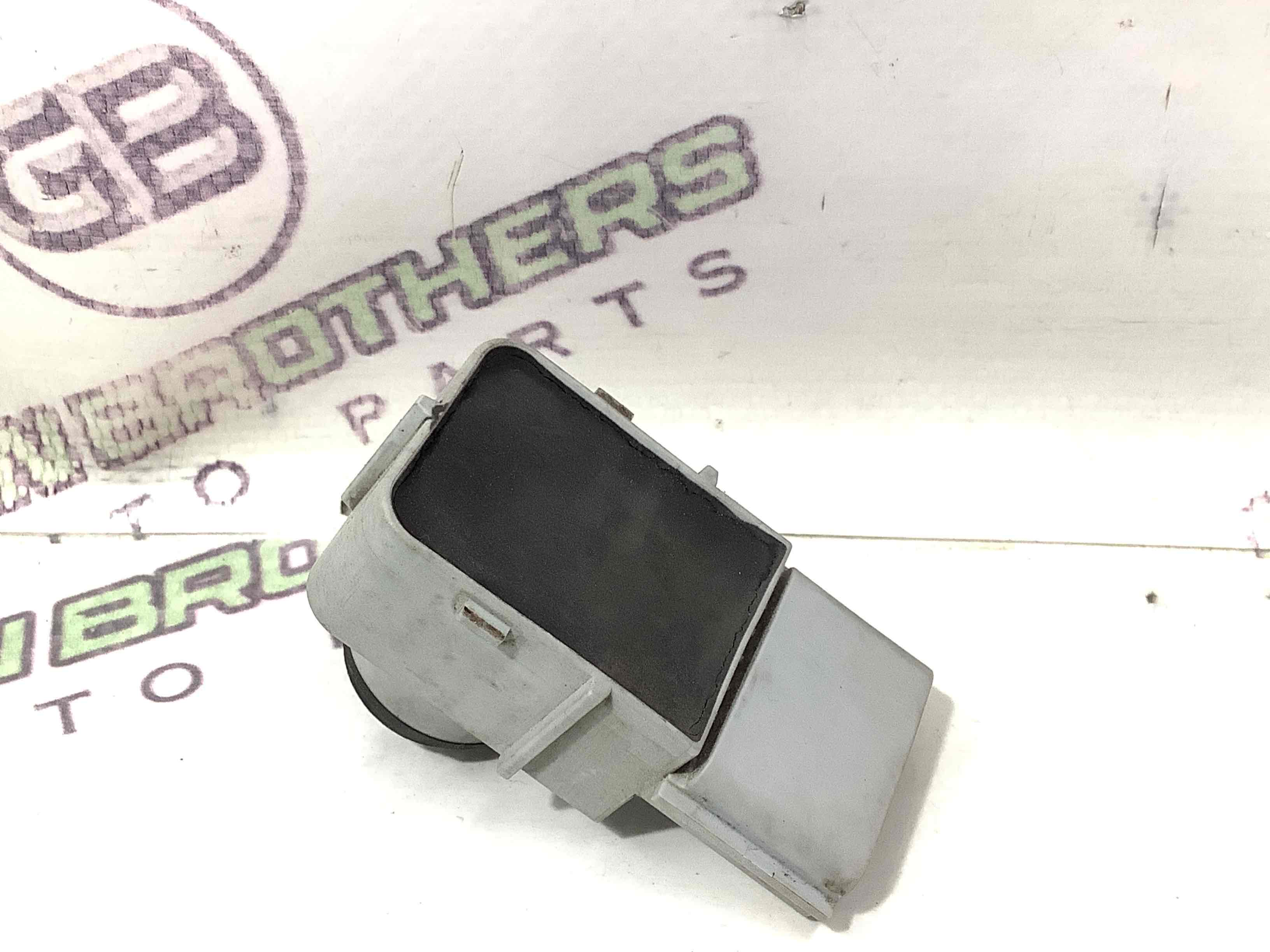 Парктронік, кріплення, корпус