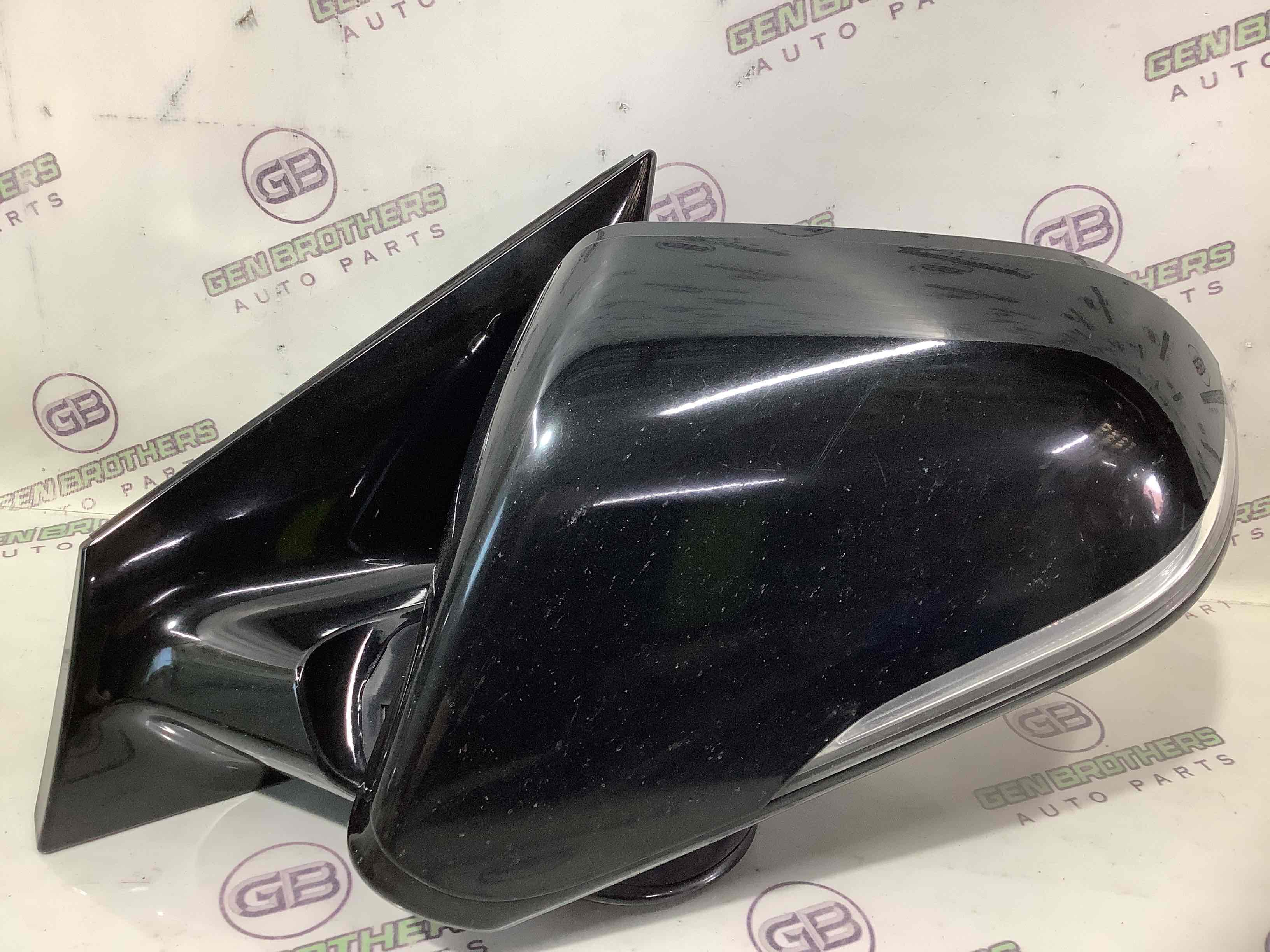 Дзеркало зовнішнє ліве