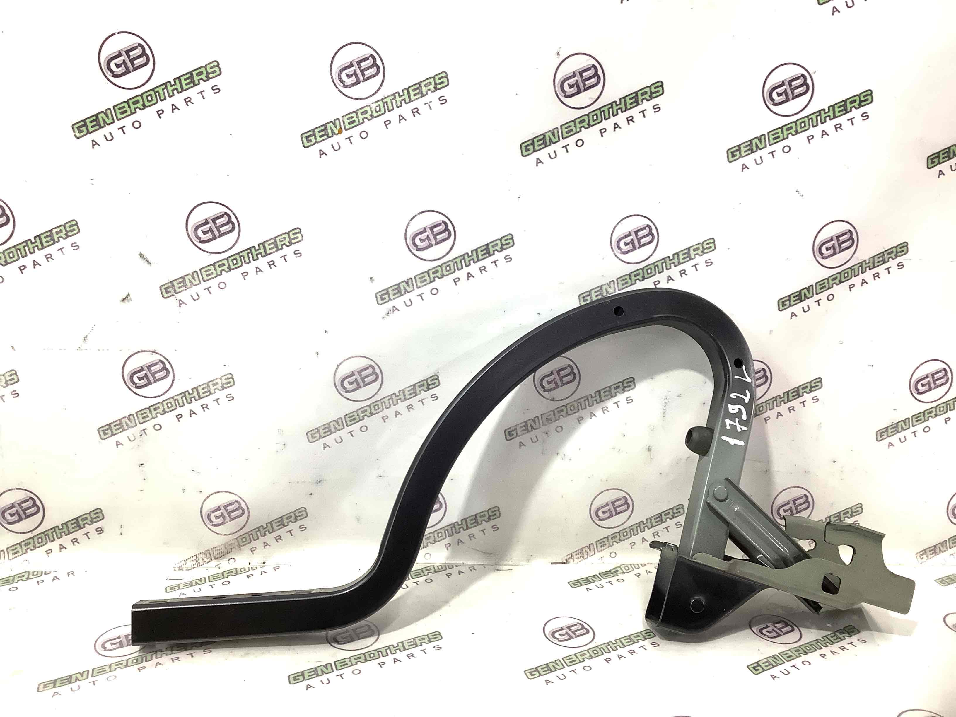 Петля кришки багажника, двері багажника