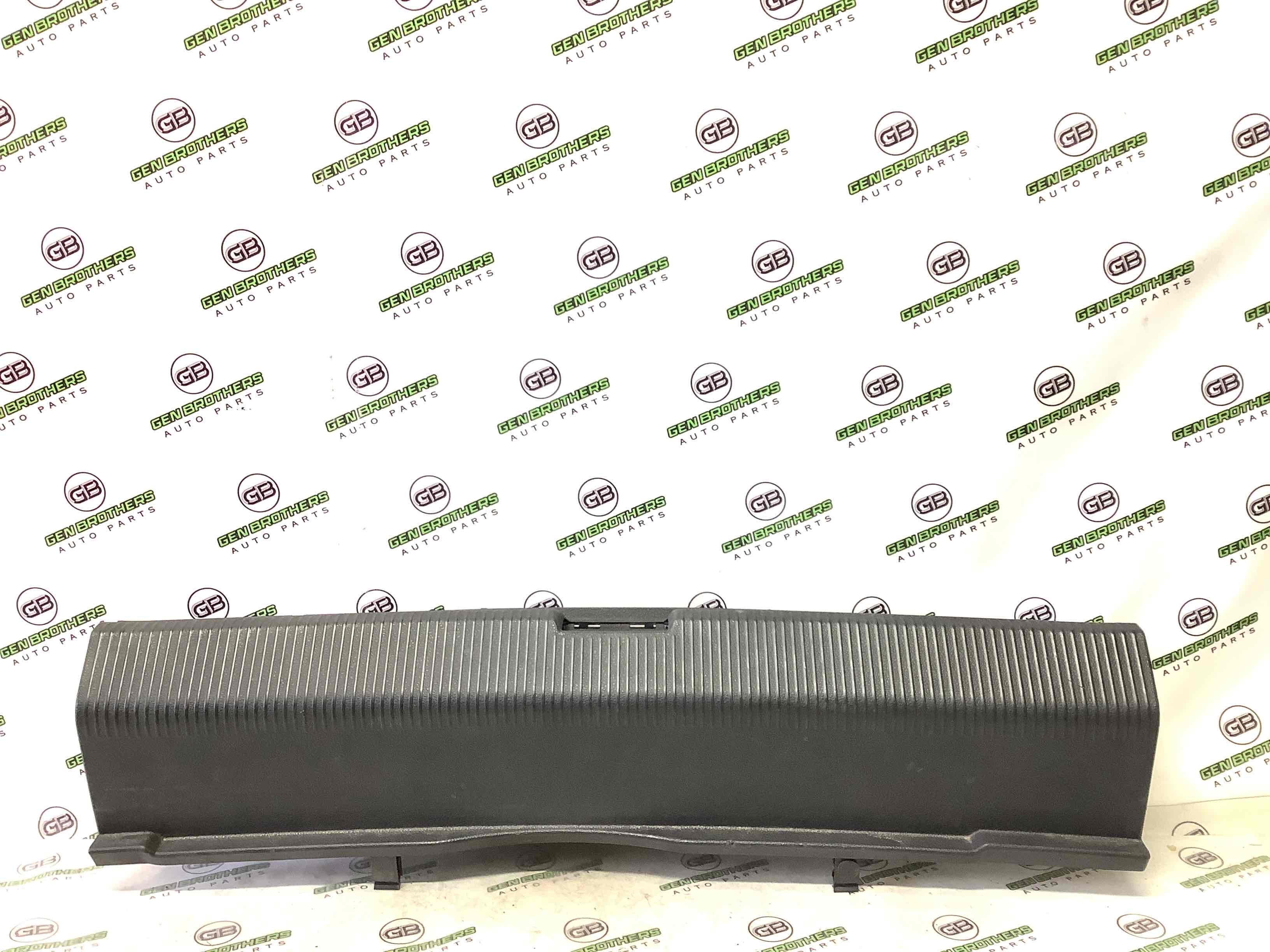 Елементи оздоблення багажника