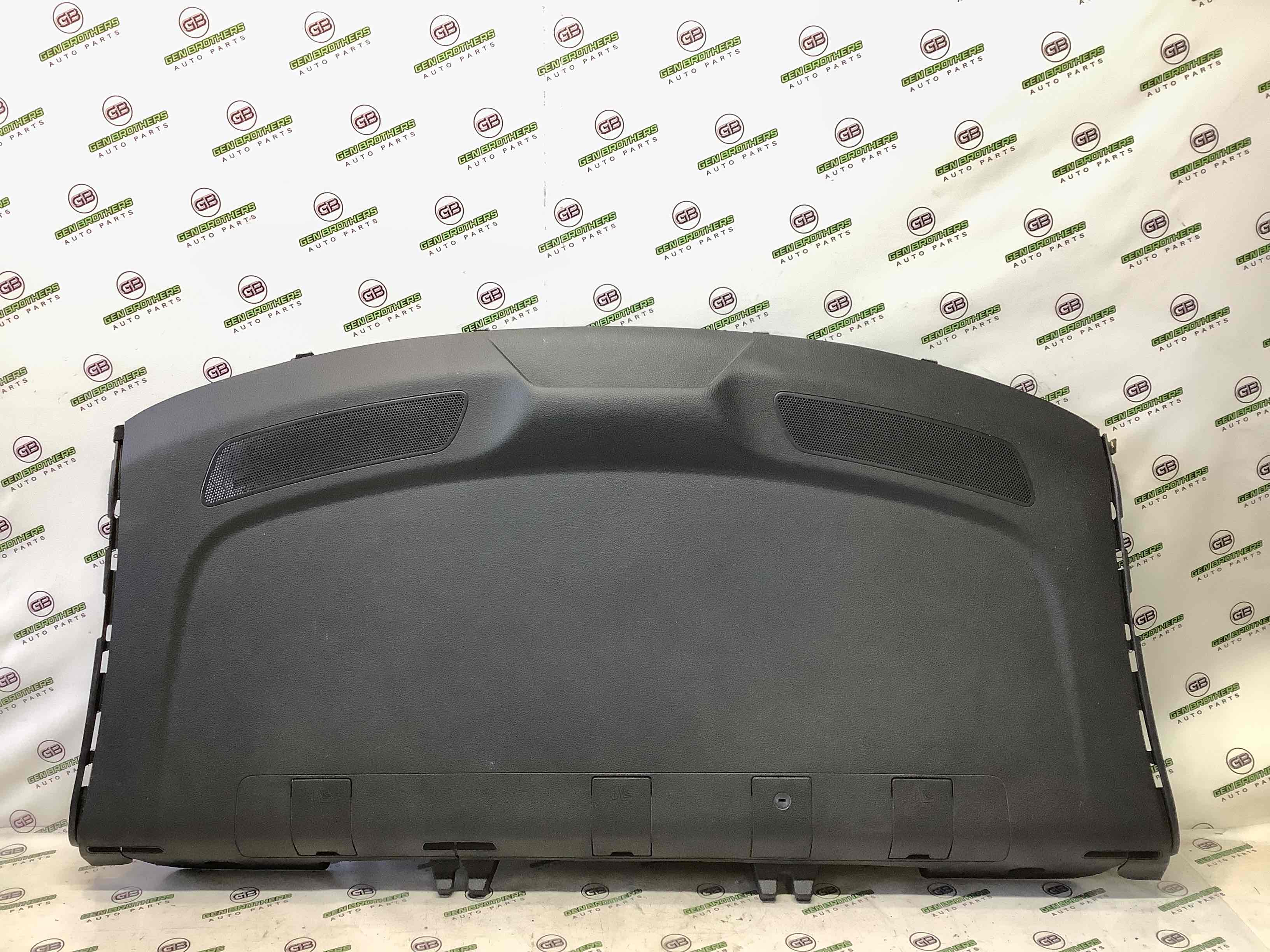 Обшивка задньої полиці