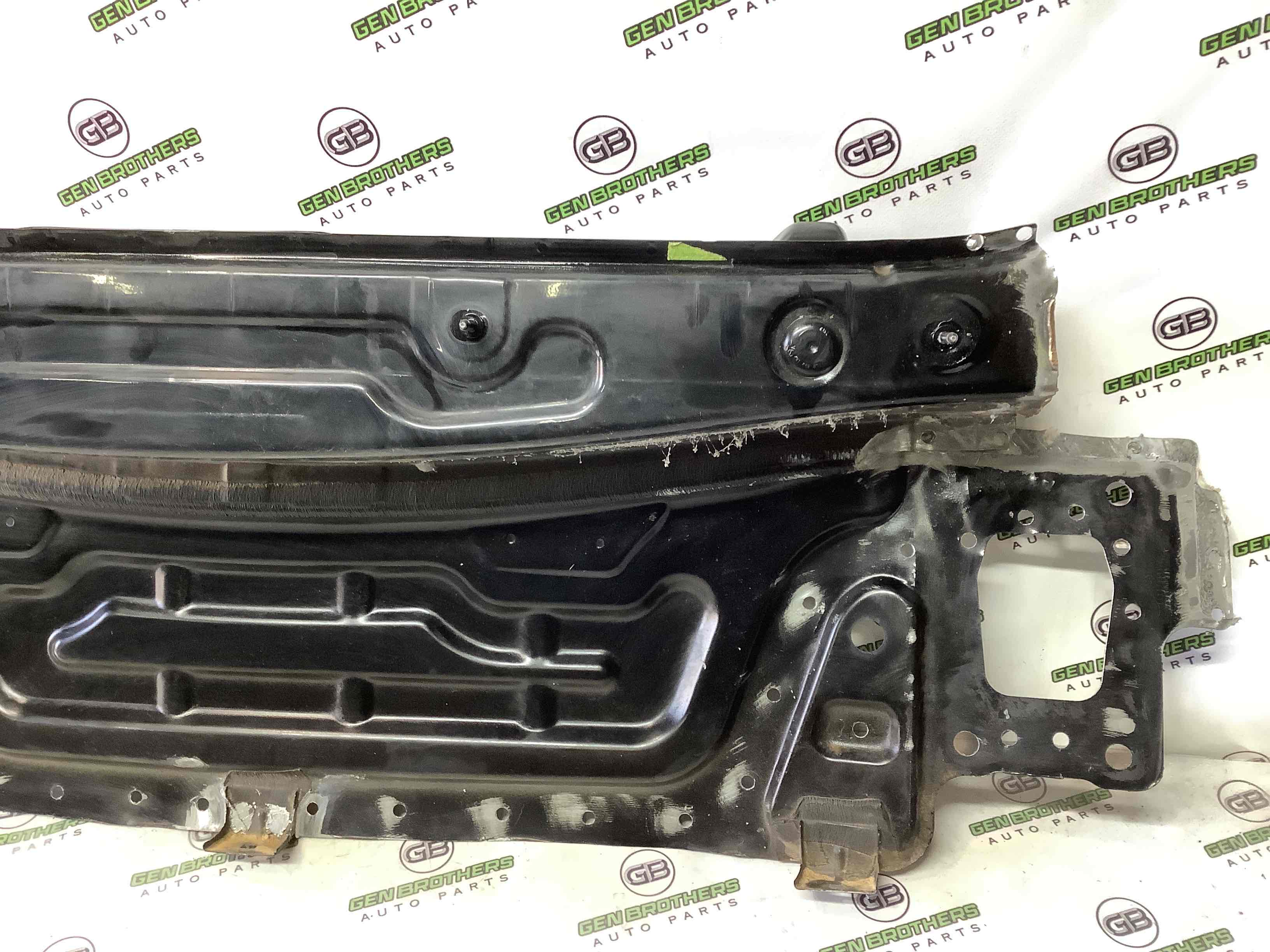 Задня панель