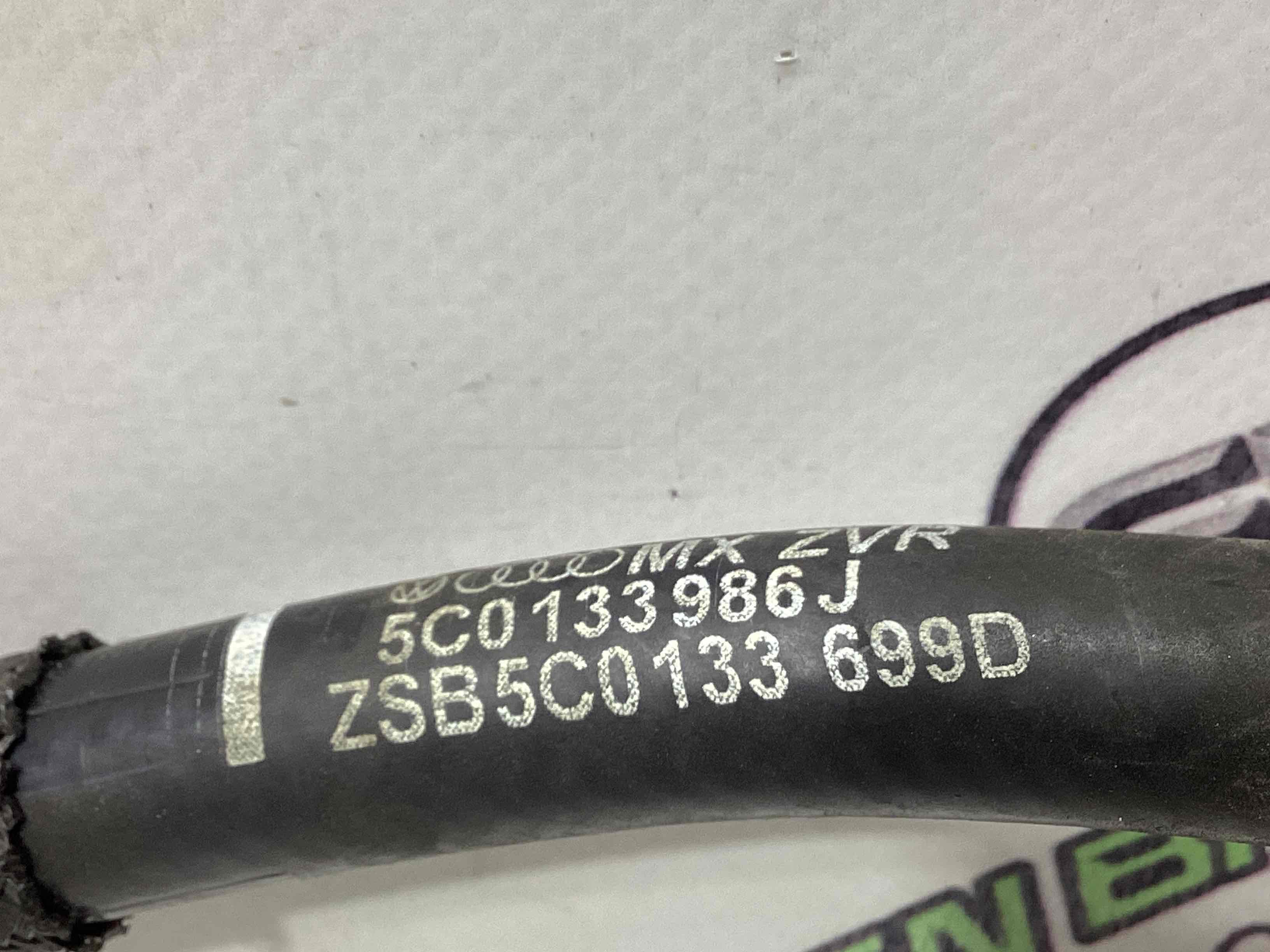 Трубка паливна