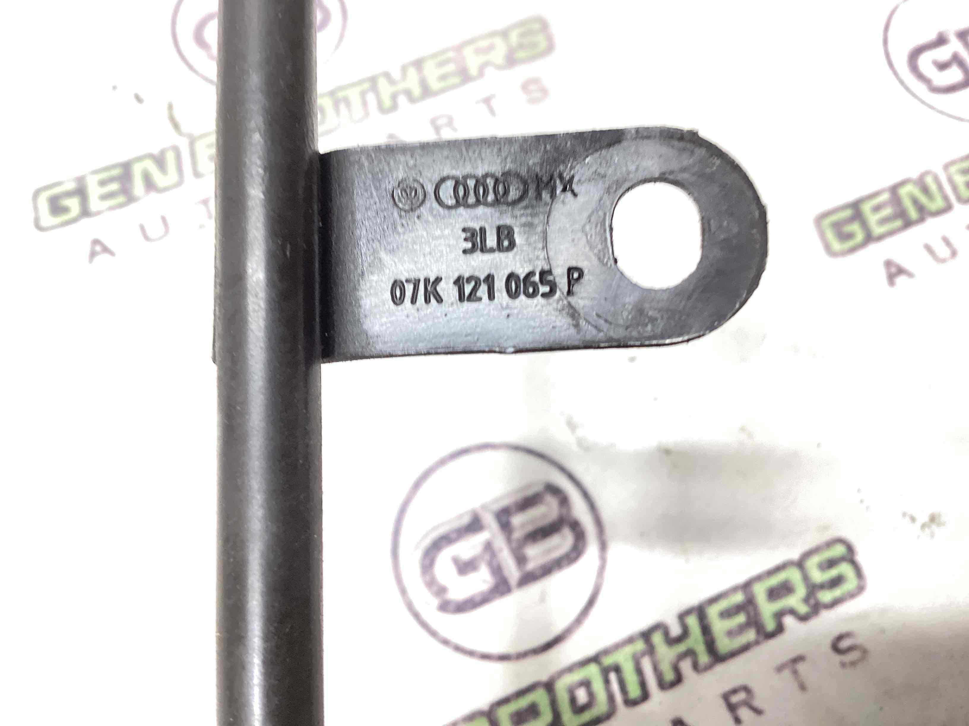 Патрубок трубопровід, шланг