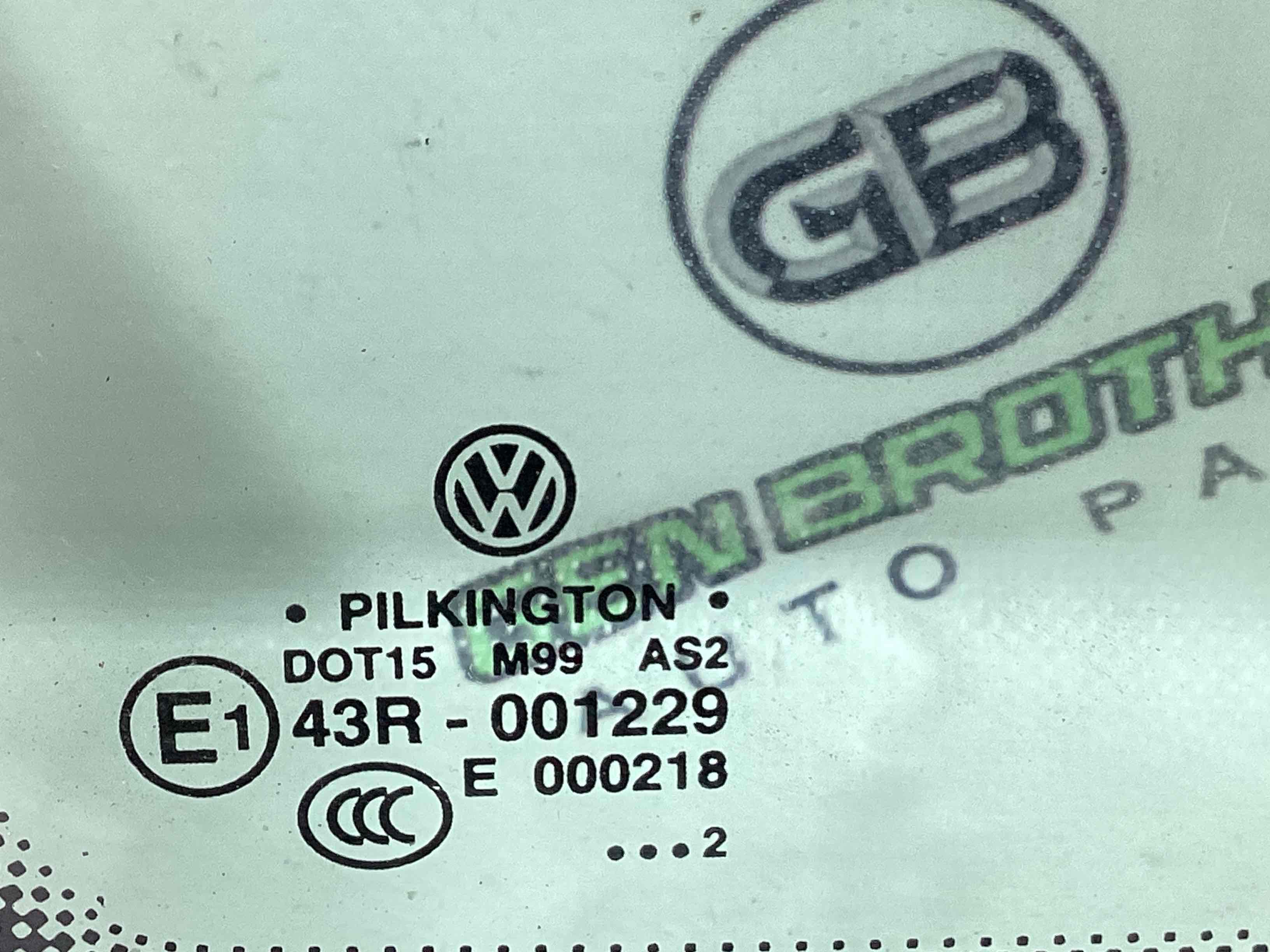 Скло кузовне бічне ліве