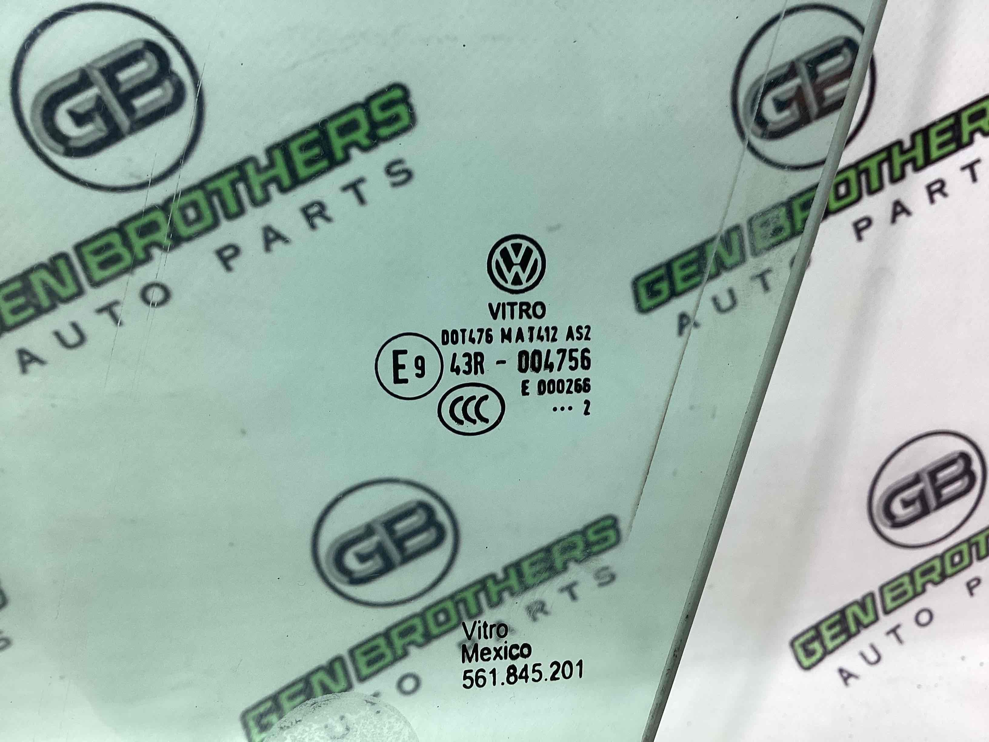 Скло переднє ліве