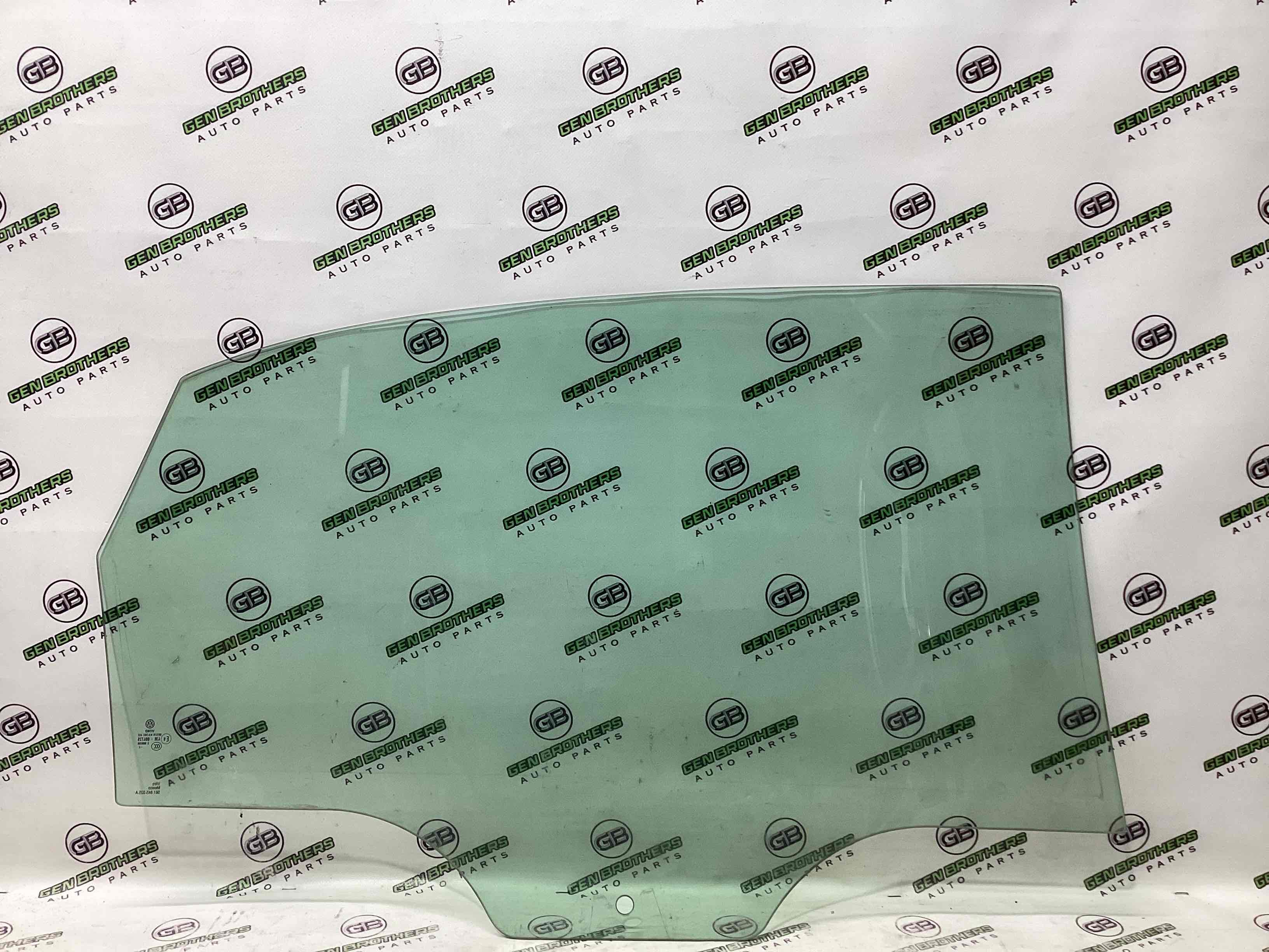 Скло заднє ліве