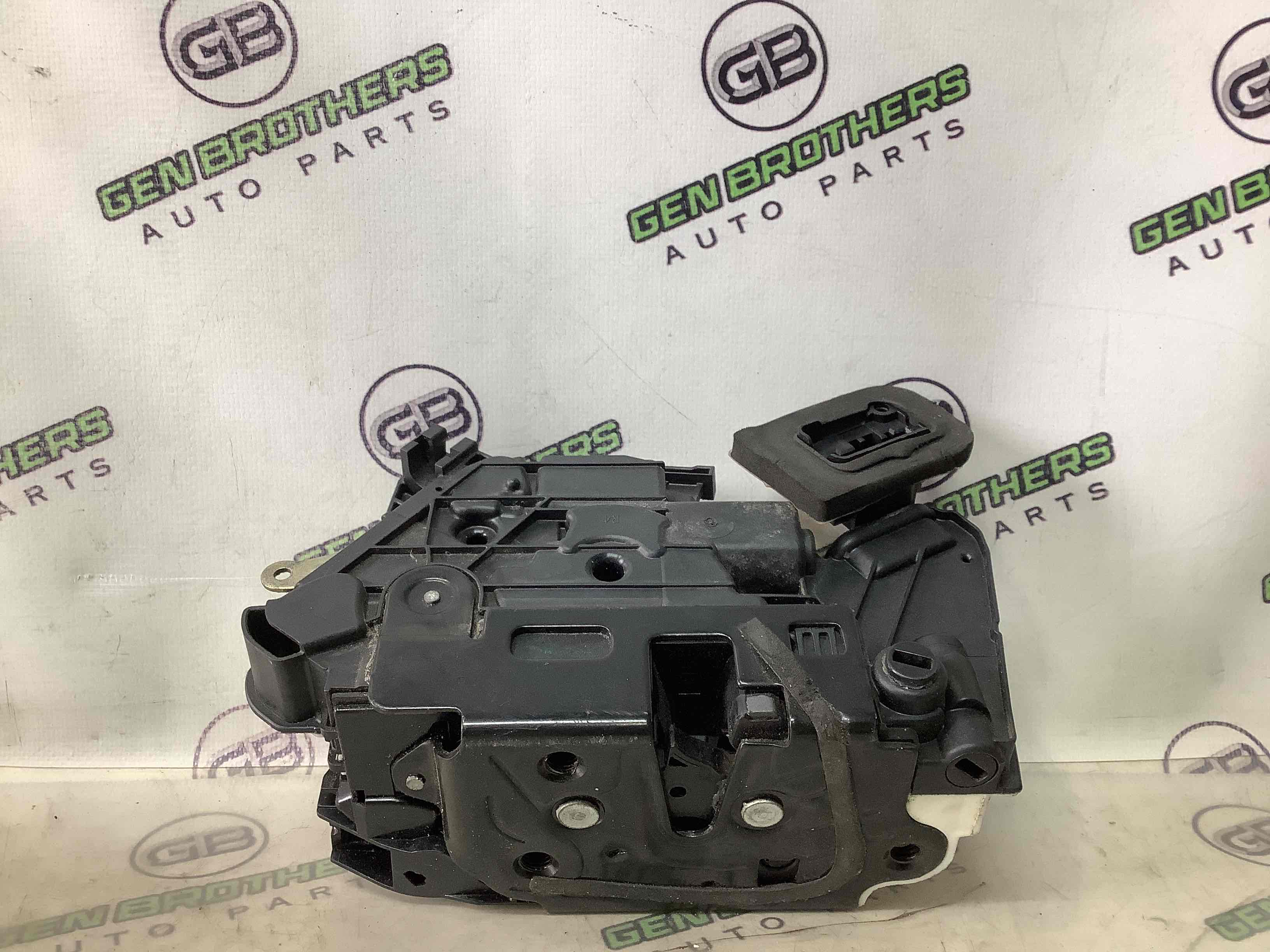 Замок дверей задньої правої