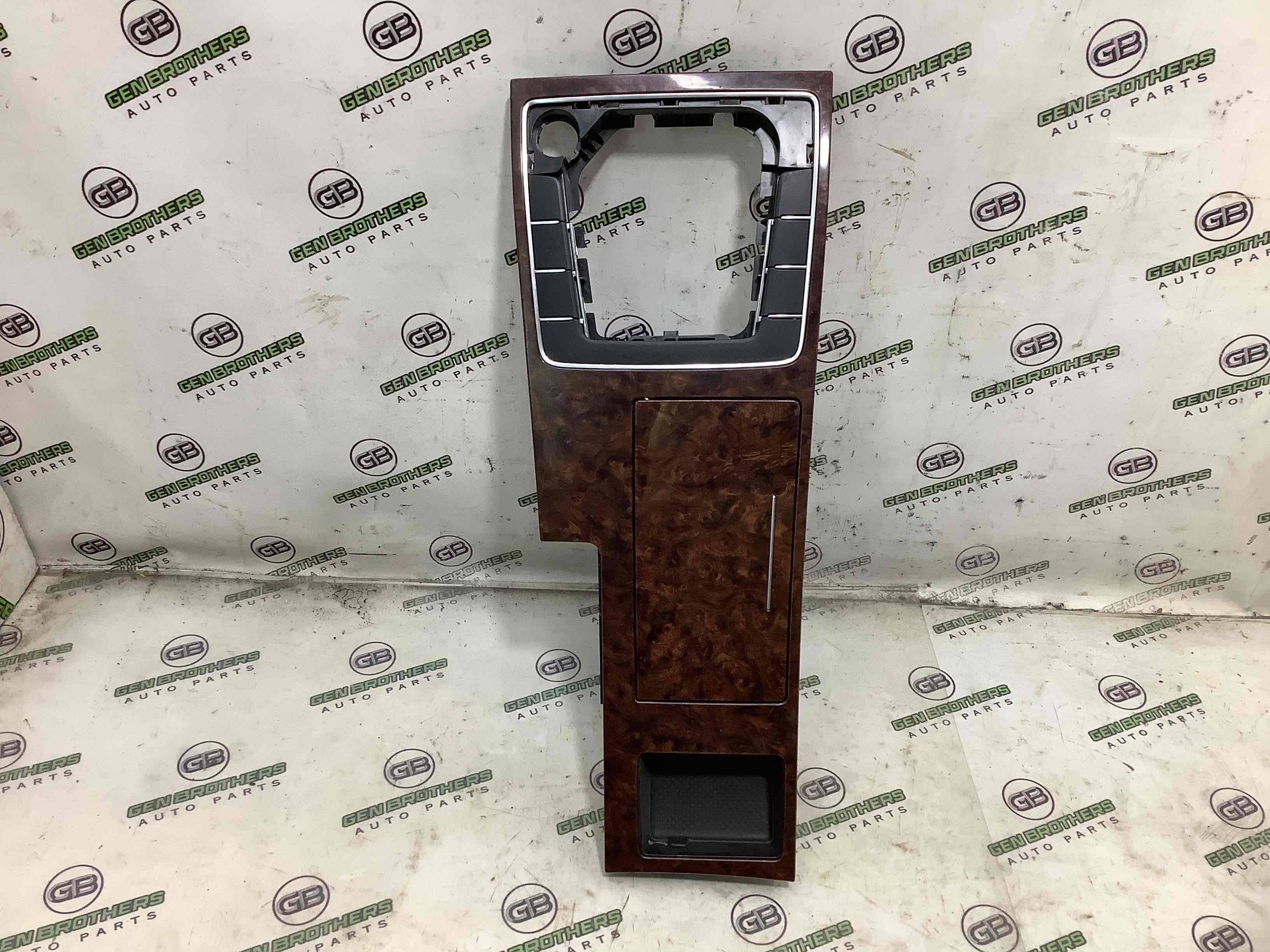 Оздоблення центральної консолі