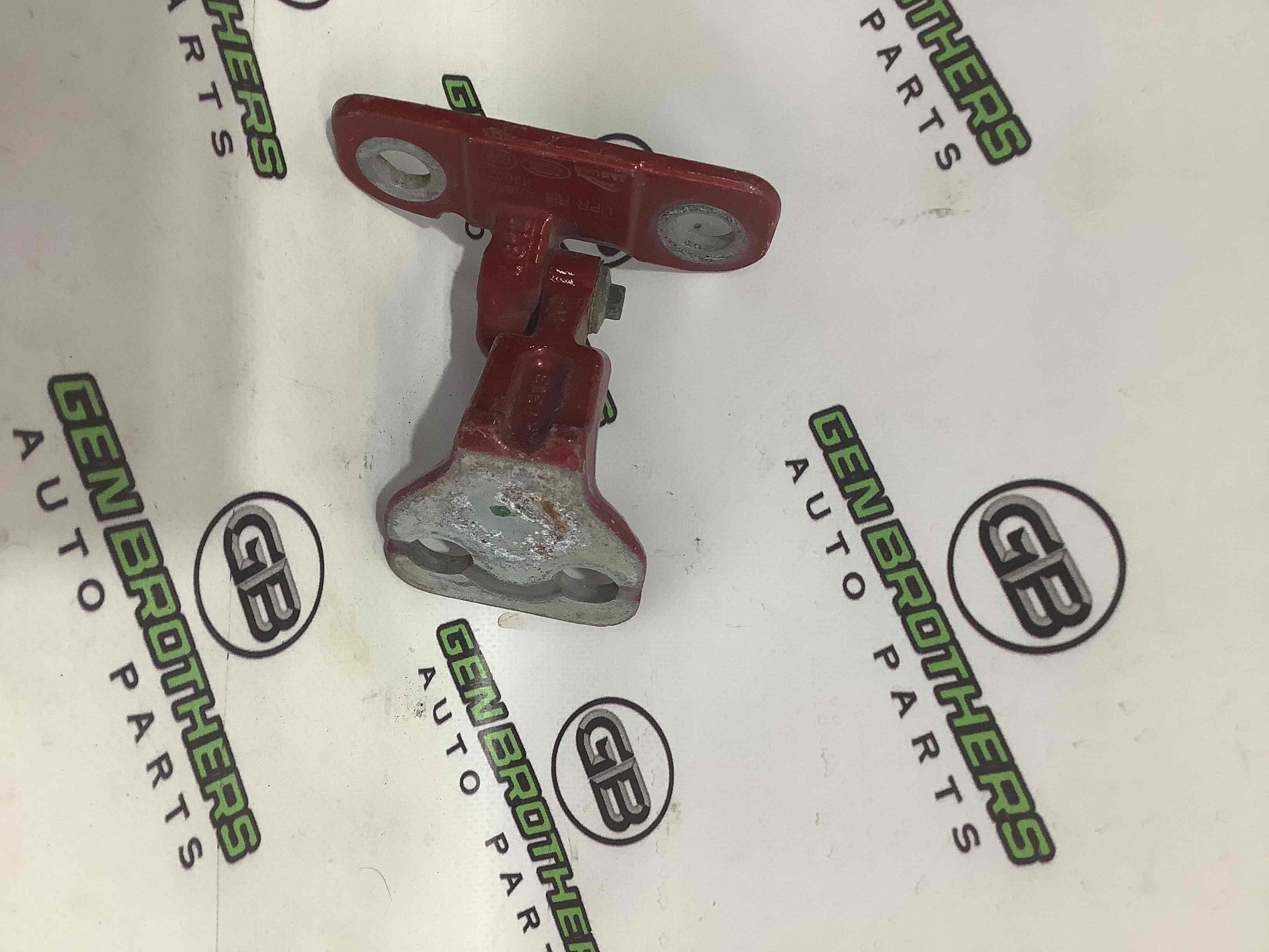 Петля двери, замок двери