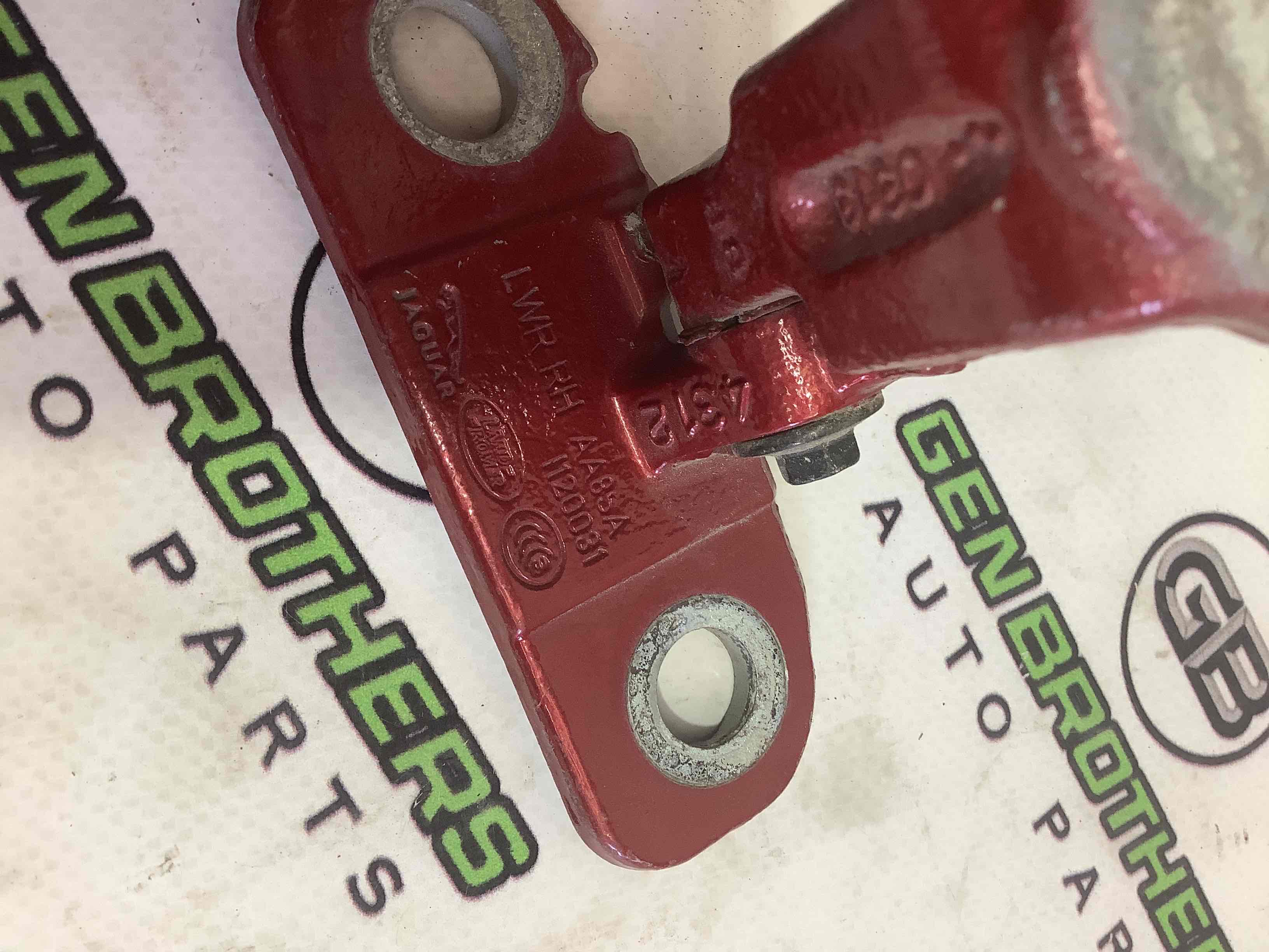 Петля двери, замок двери