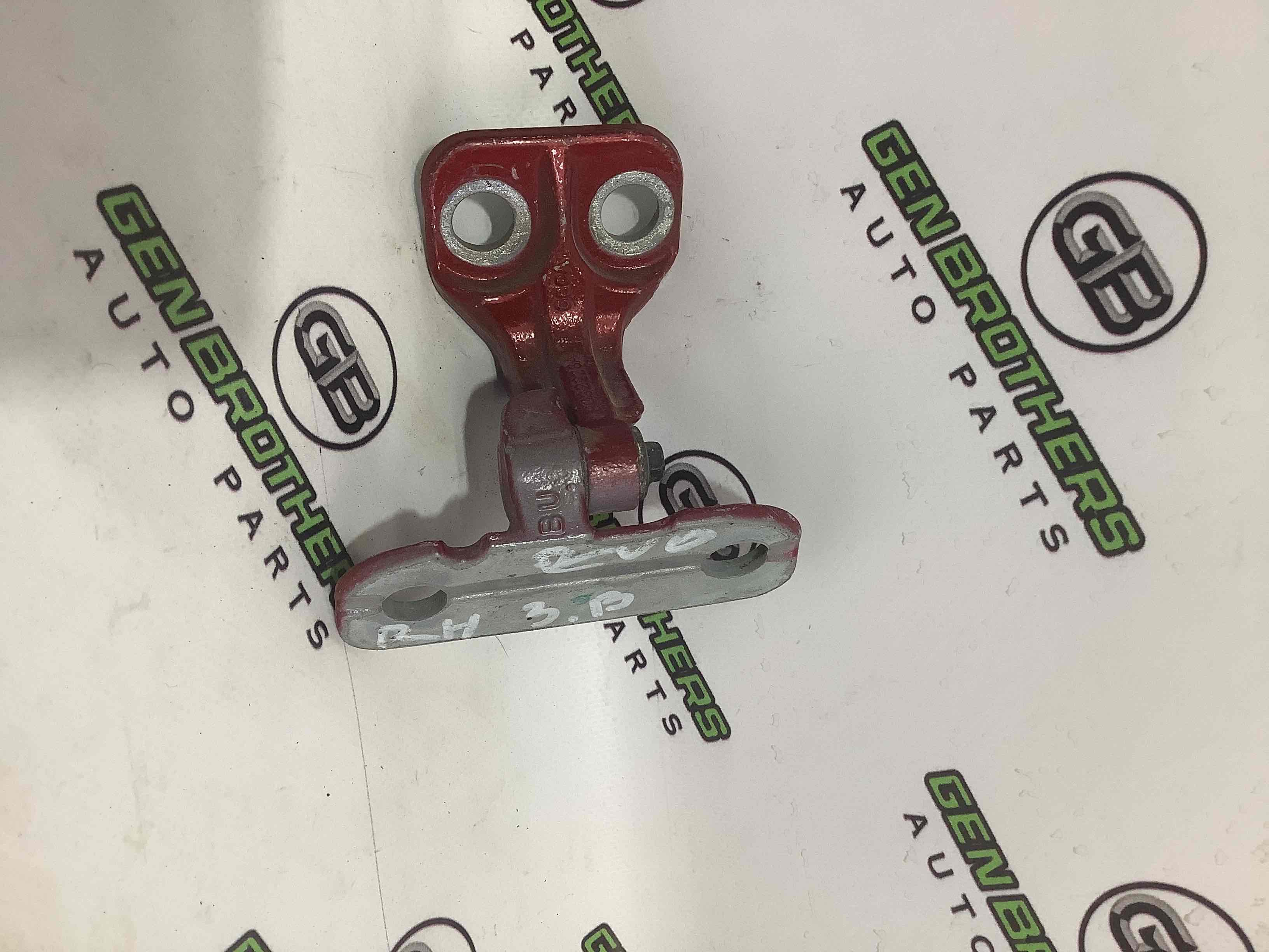 Петля двери, замок двери