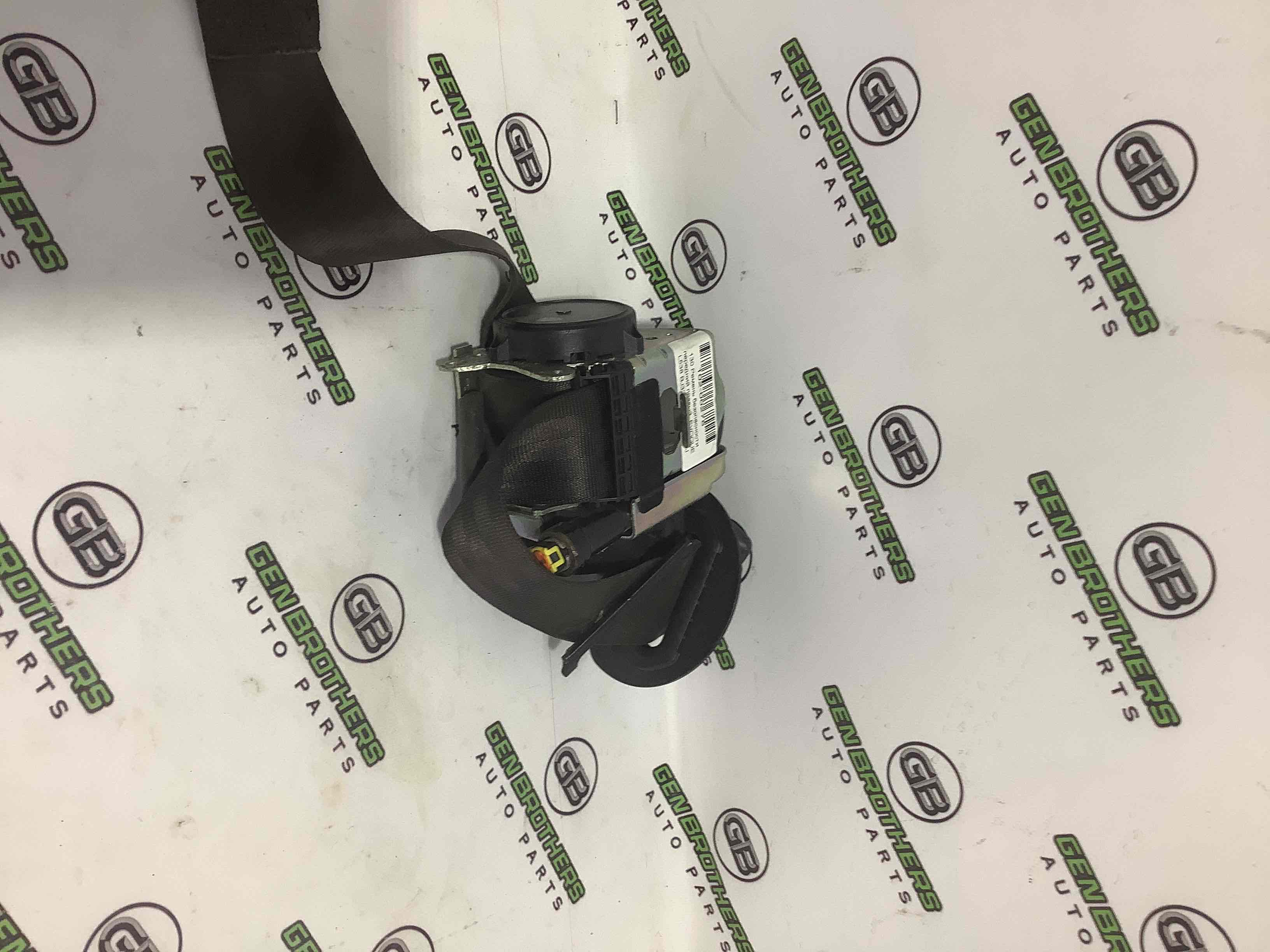 Ремень безопасности