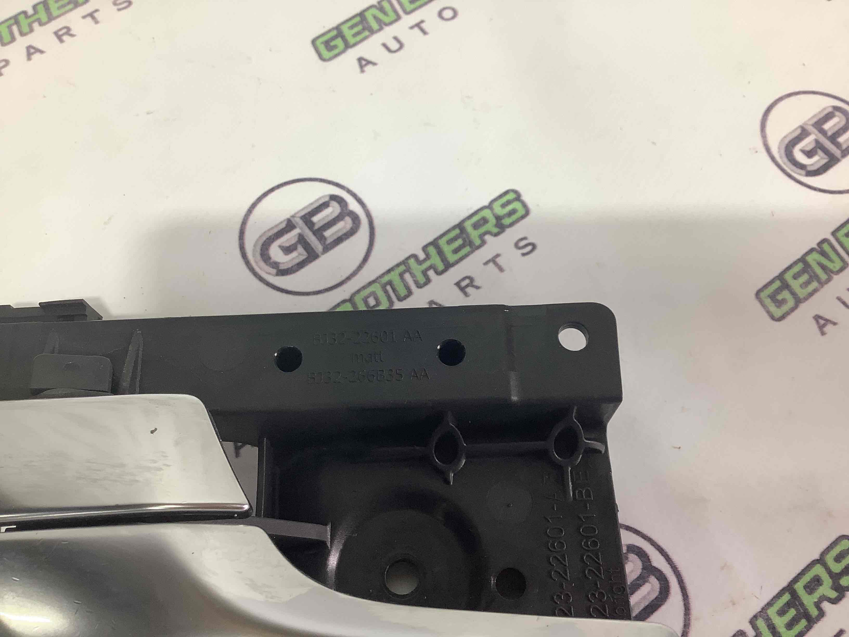 Ручка дверей салона внутренняя, поручень