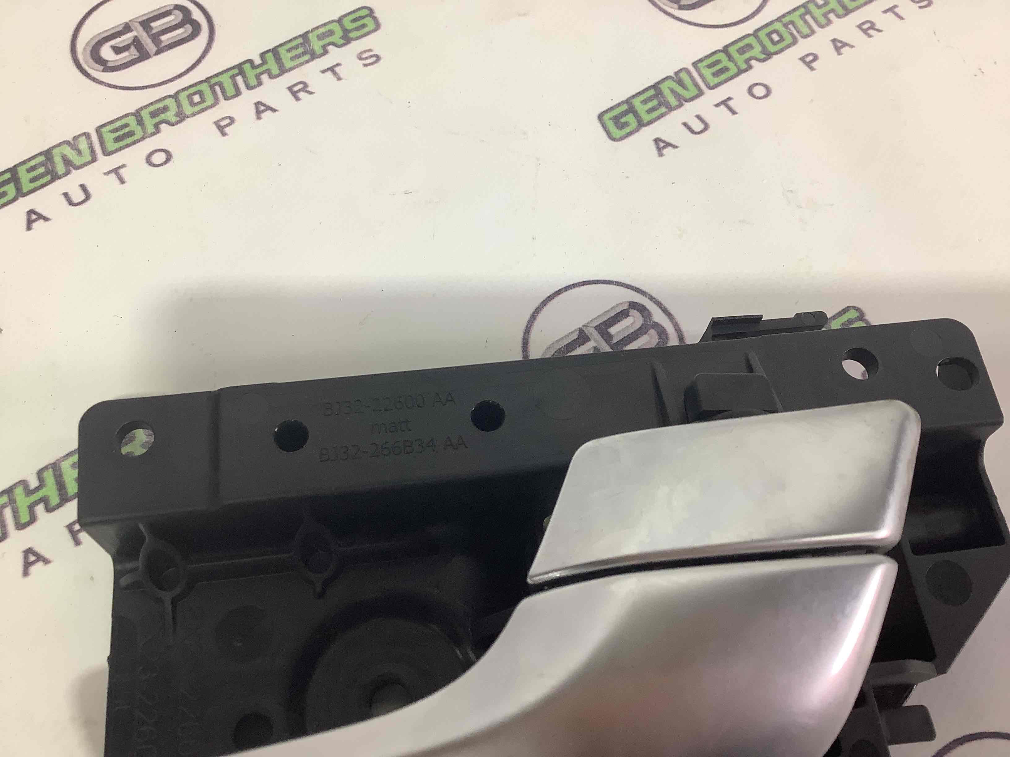 Ручка дверей салона внутренняя, поручень