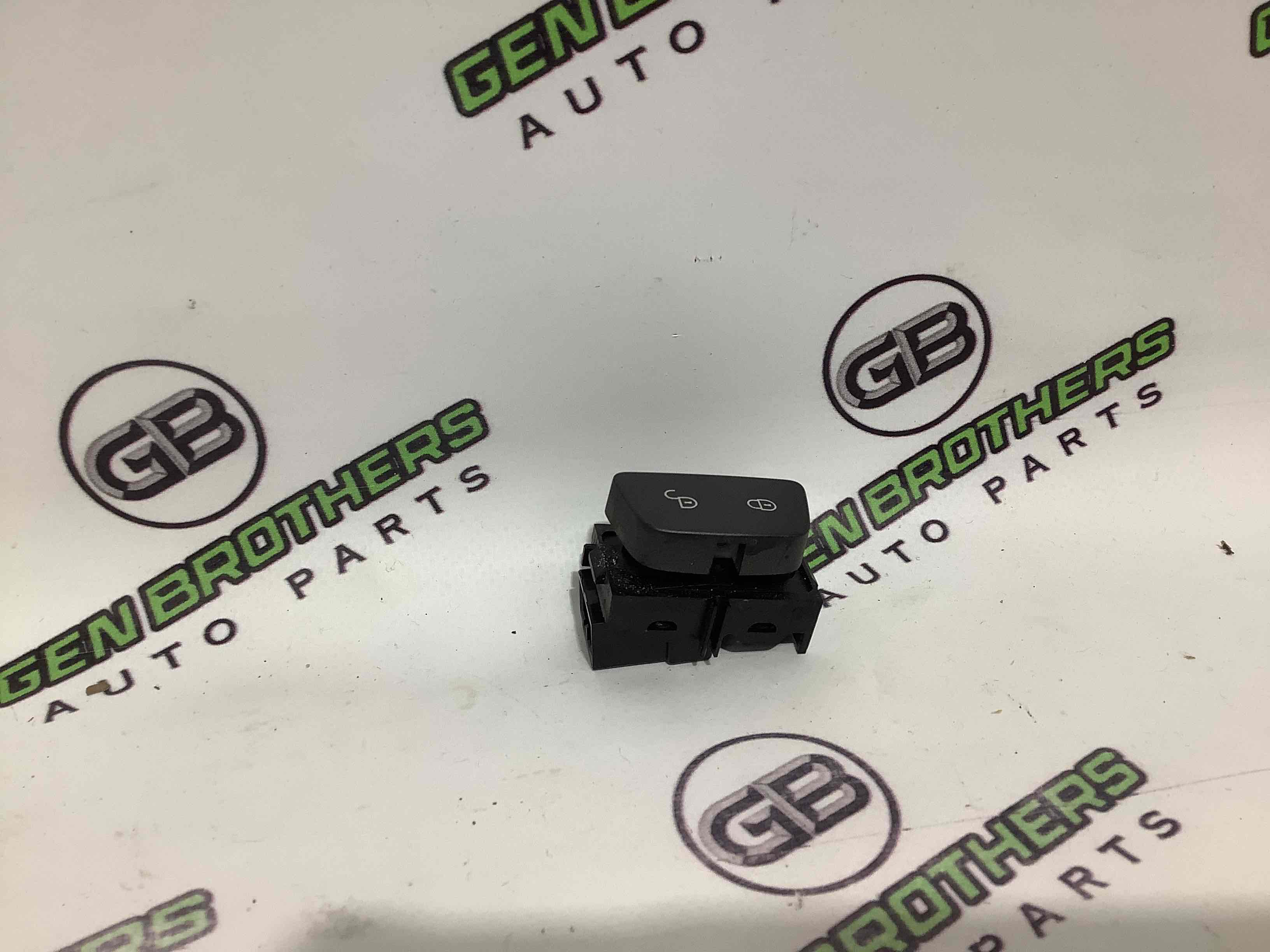 Кнопка центрального замка