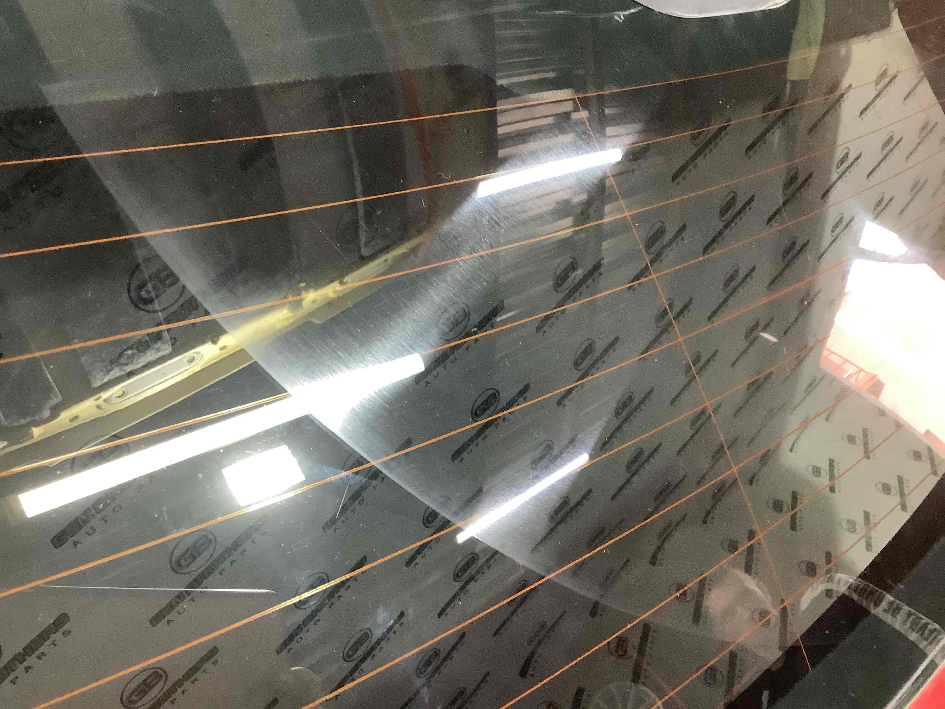 Стекло заднее, стекло крышки багажника