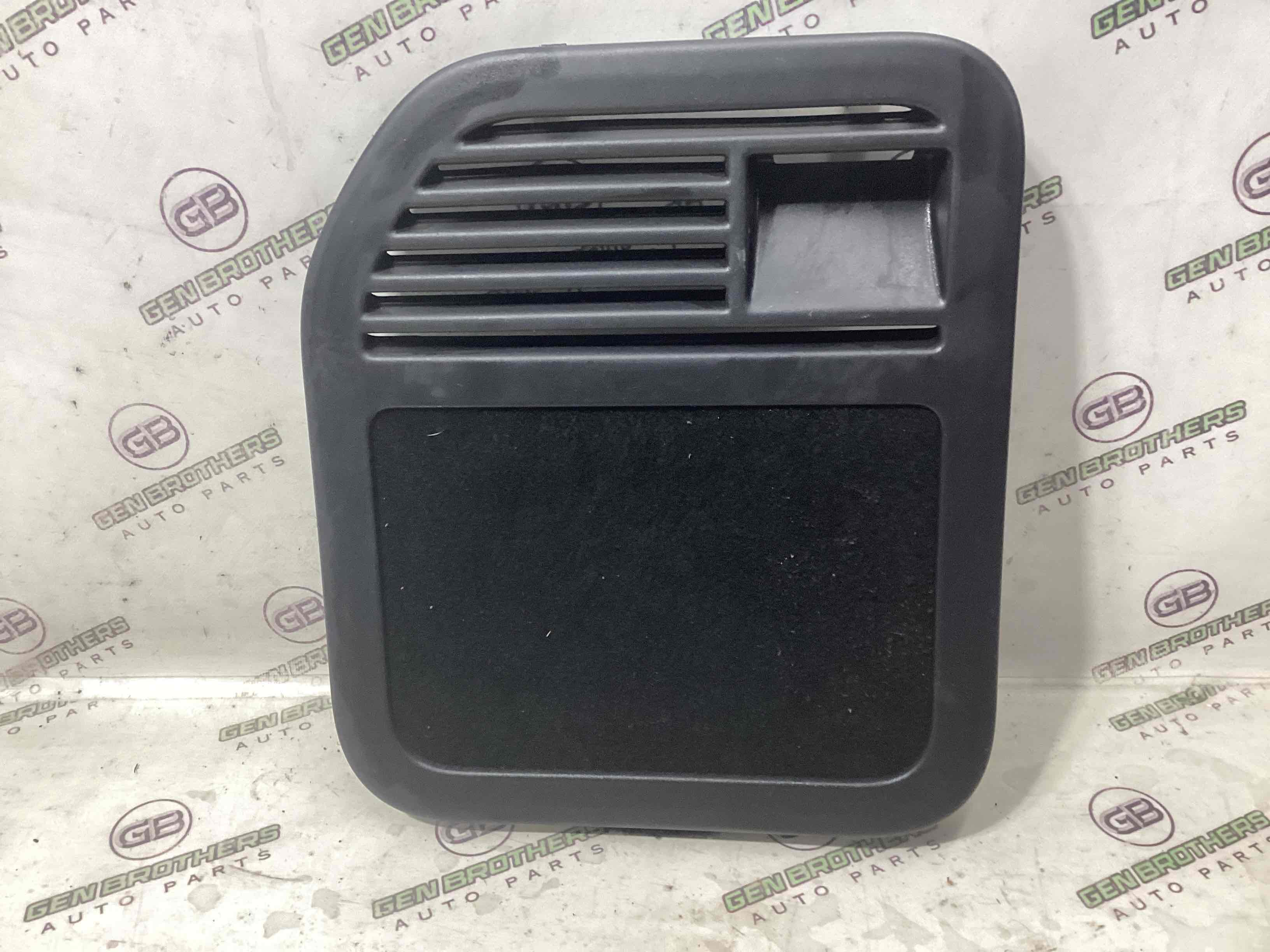 Крышка корпус блока предохранителей