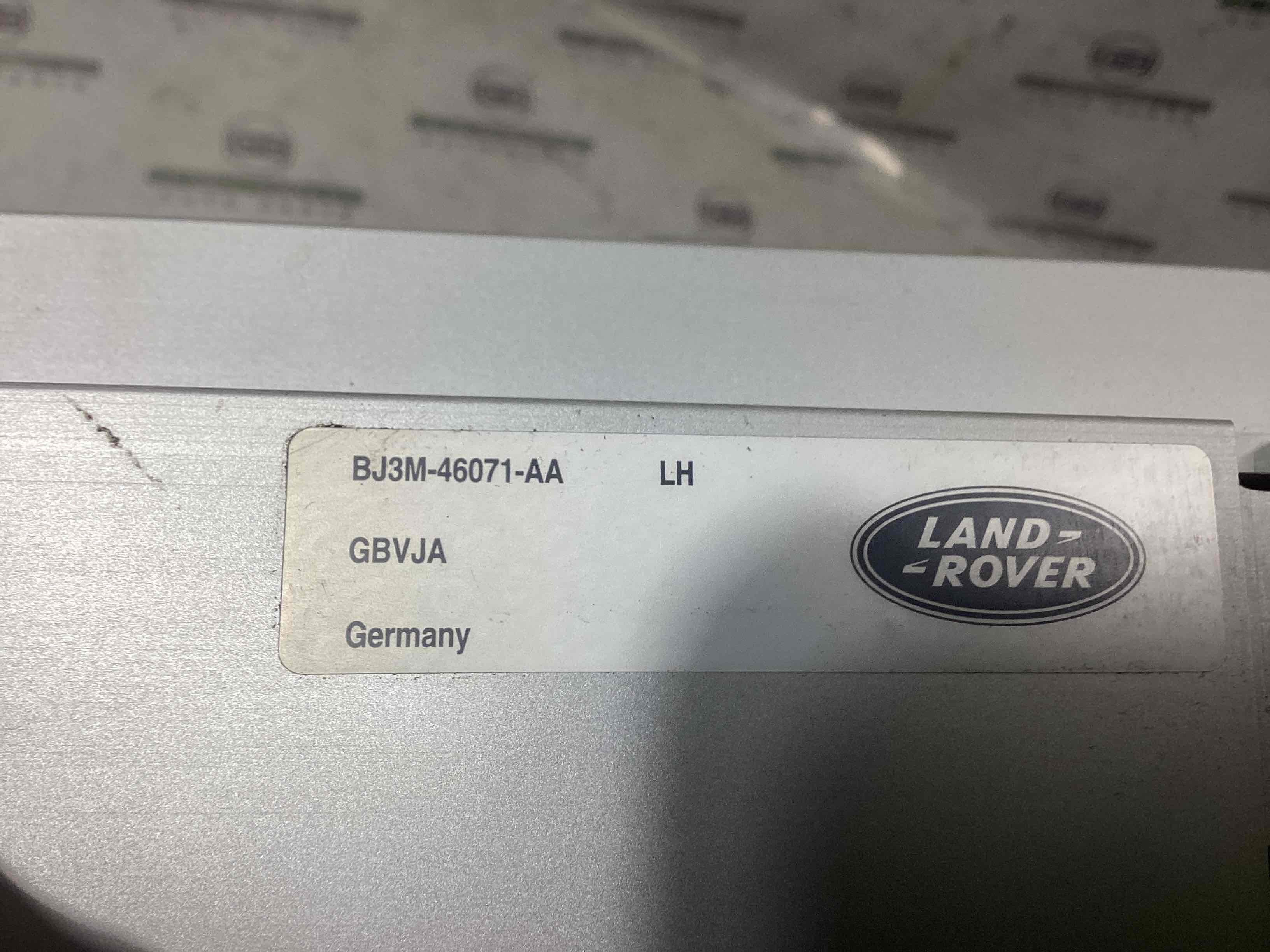 Элементы отделки багажника