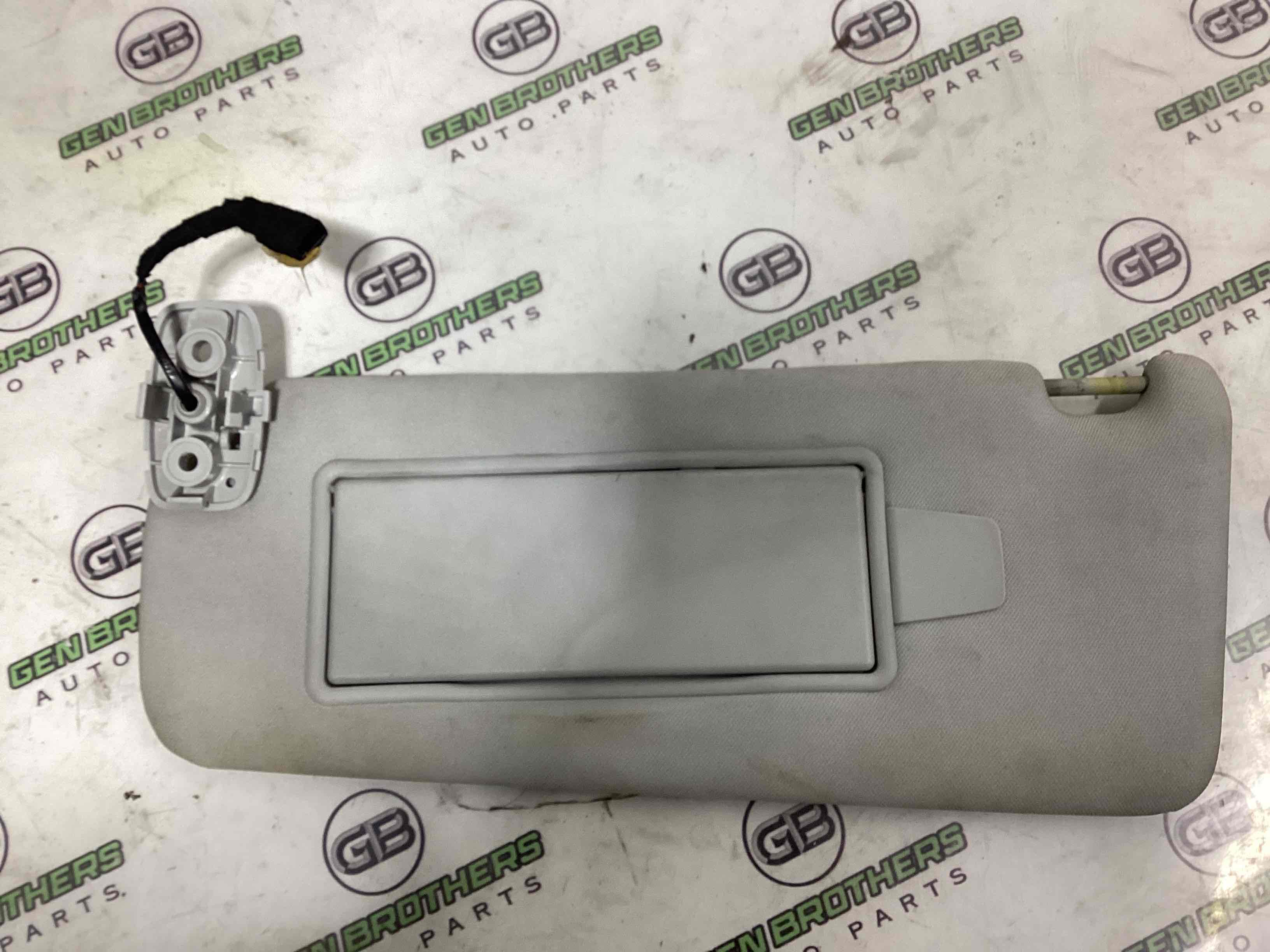 Козырек солнцезащитный