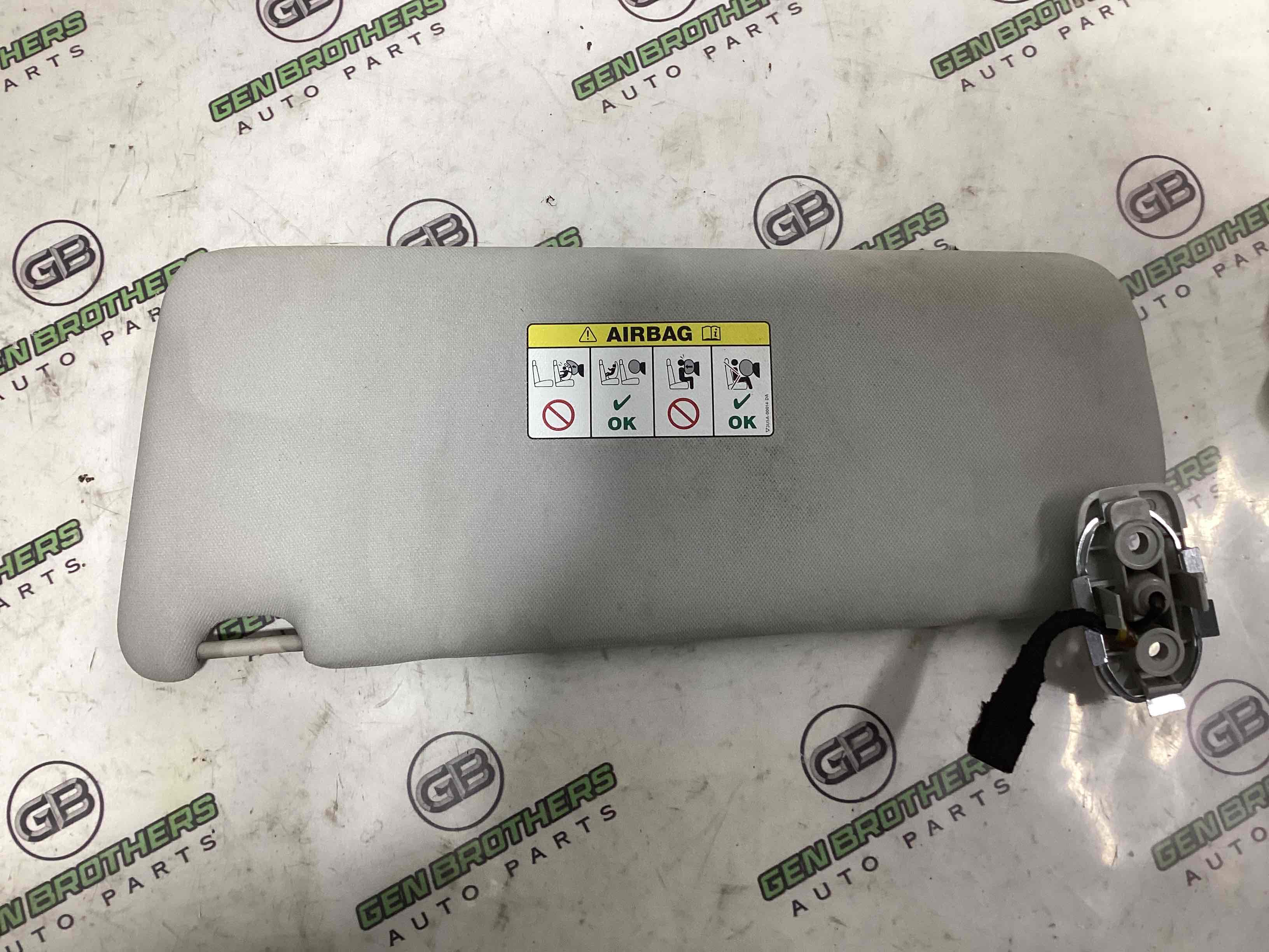 Козырек солнцезащитный