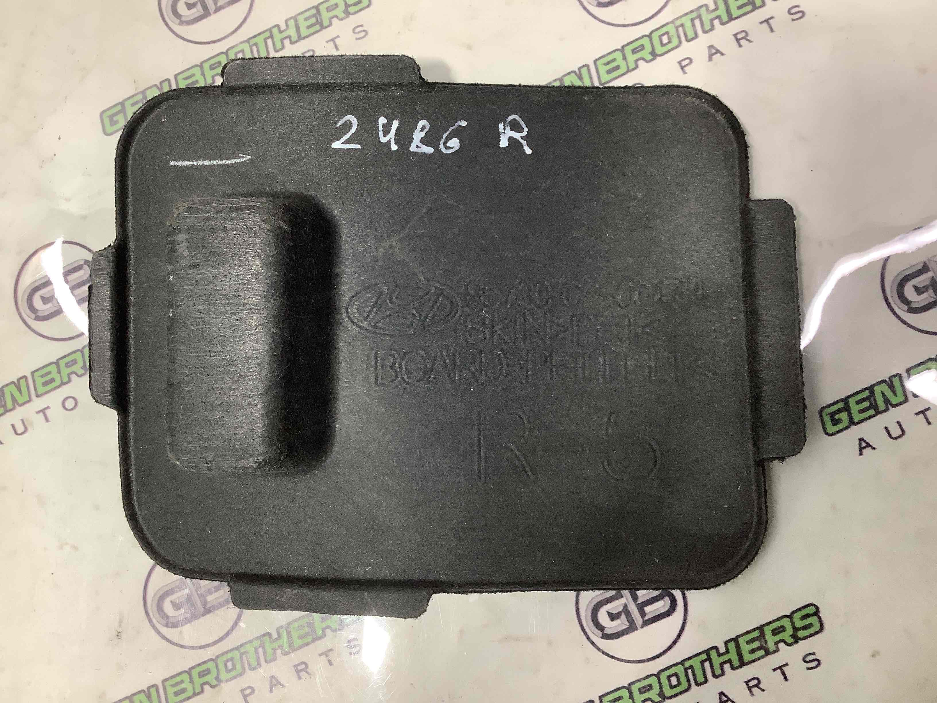 Елементи оздоблення багажника