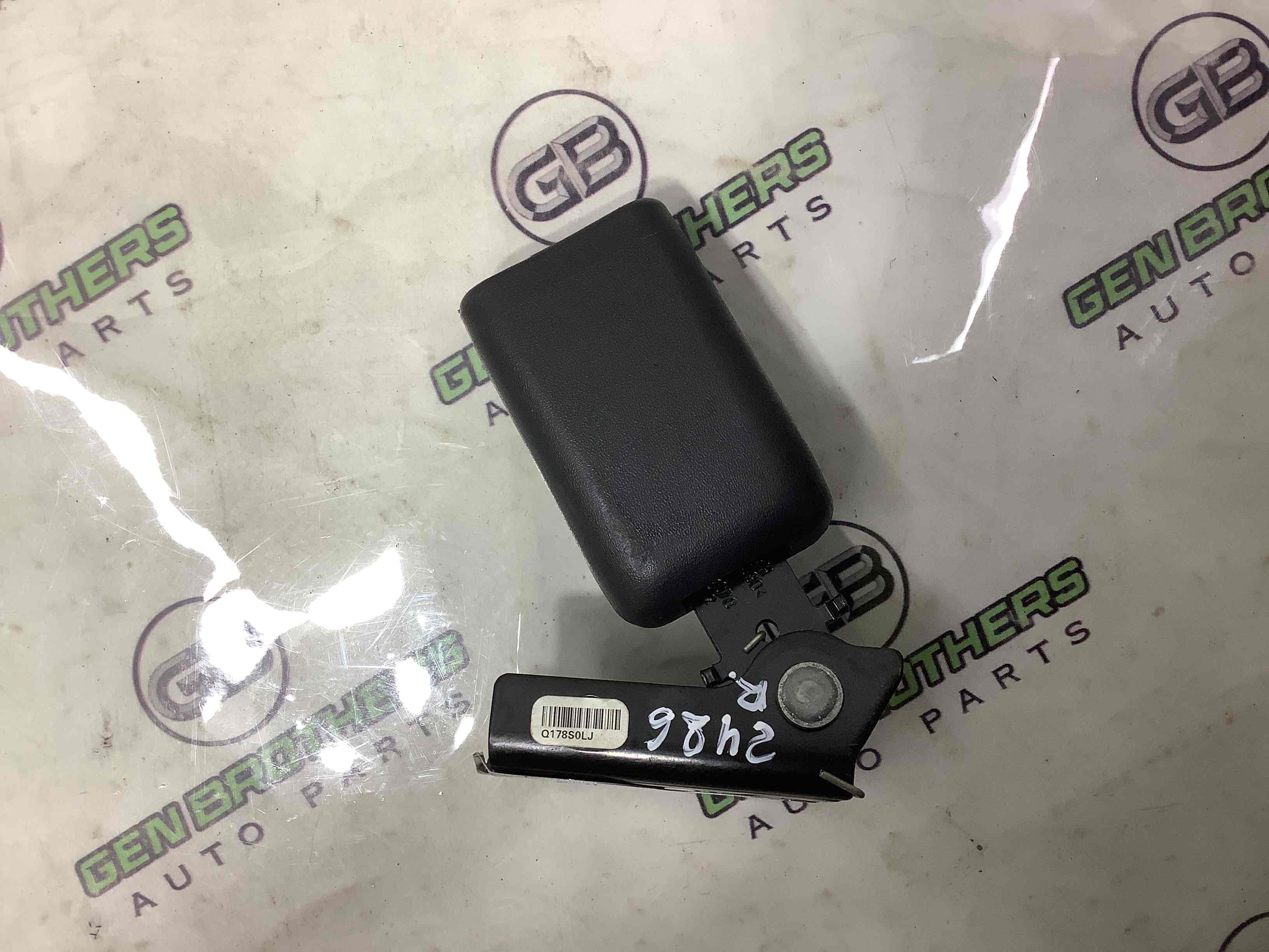 Замок ременя безпеки