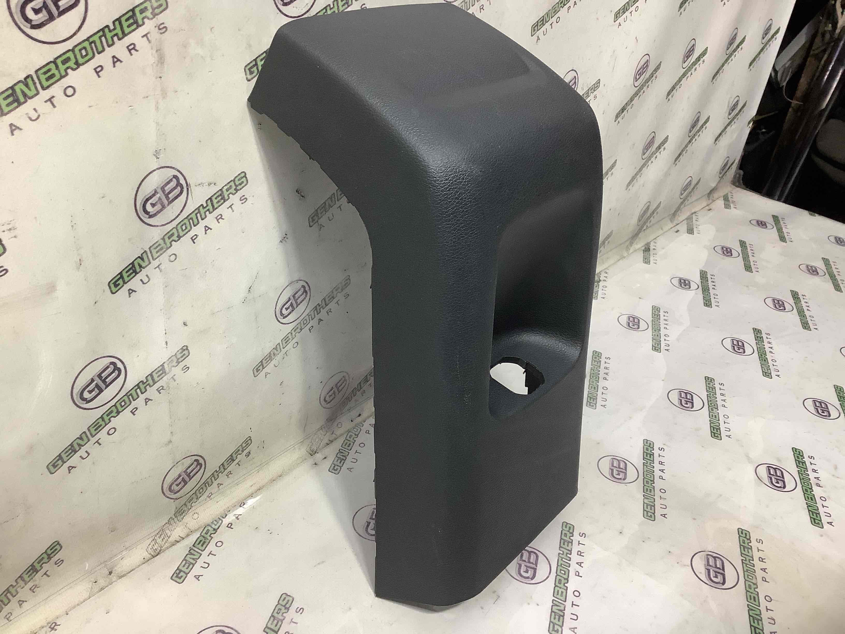 Оздоблення центральної консолі