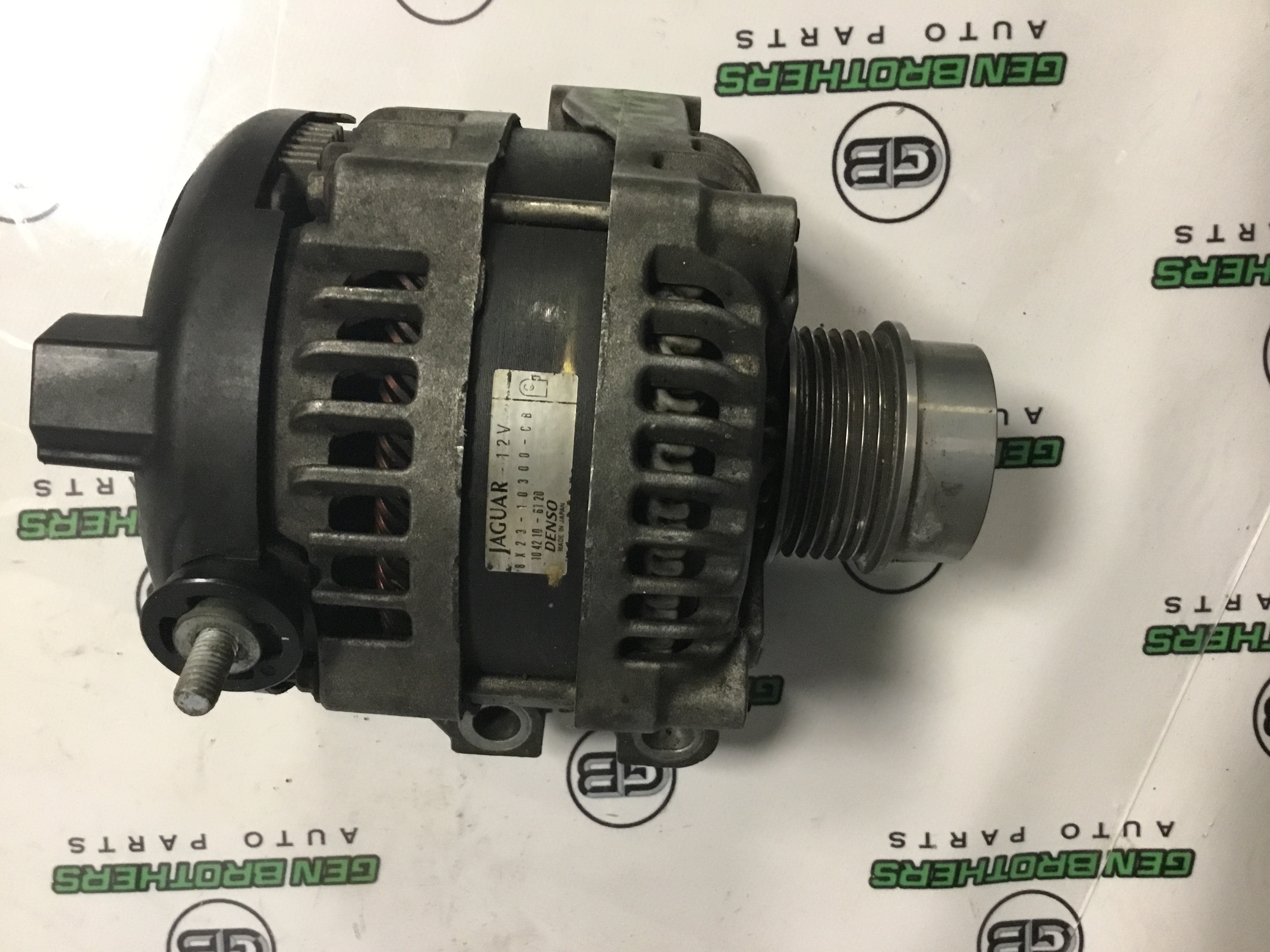 Генератор, кронштейн генератора