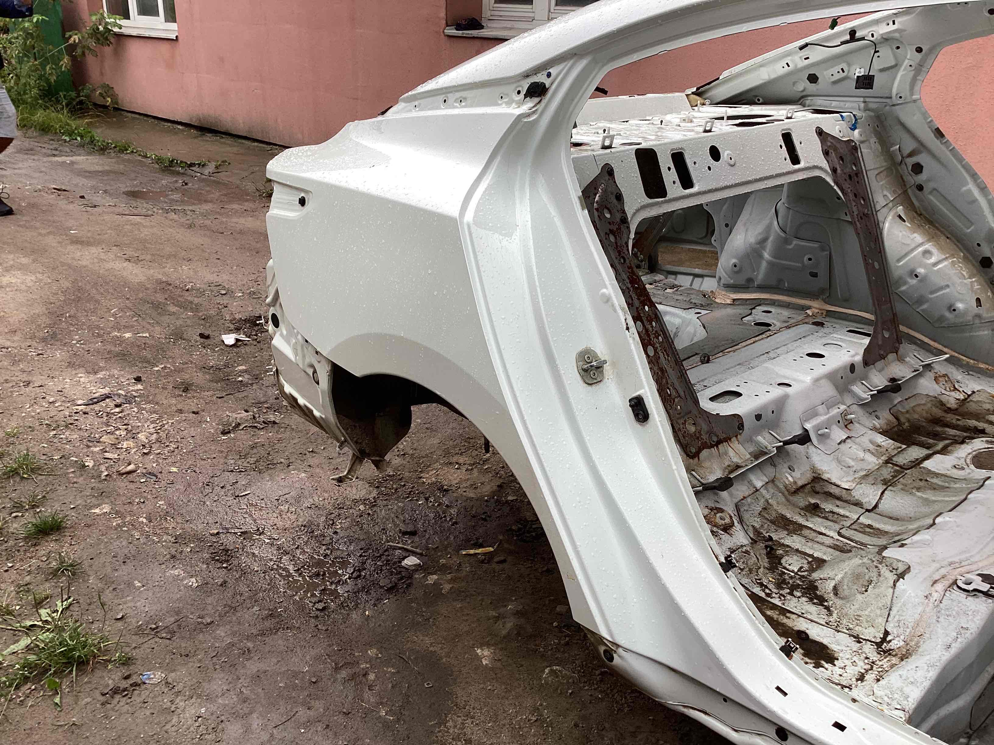Чверть задня права