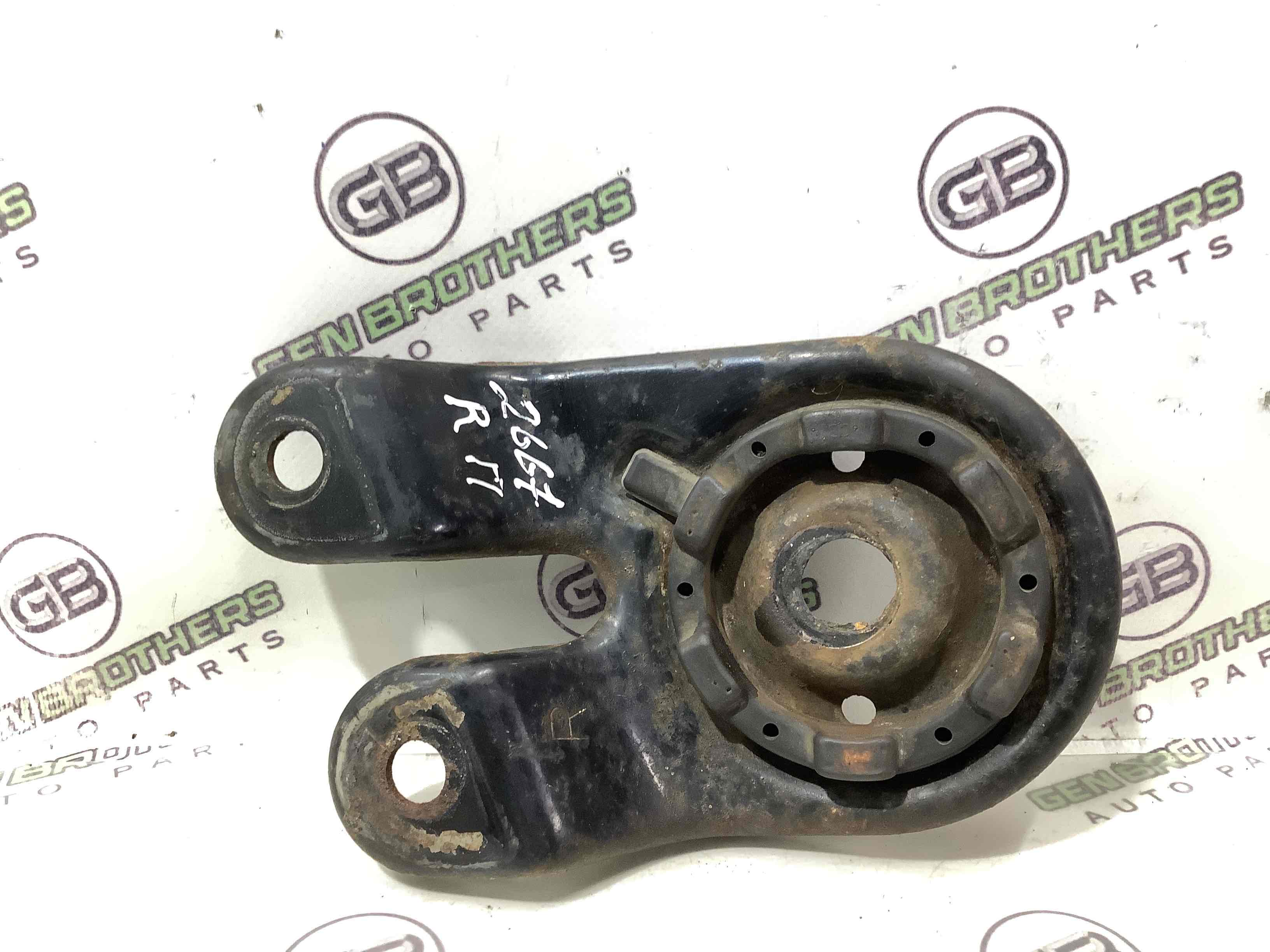 Кронштейн переднего подрамника