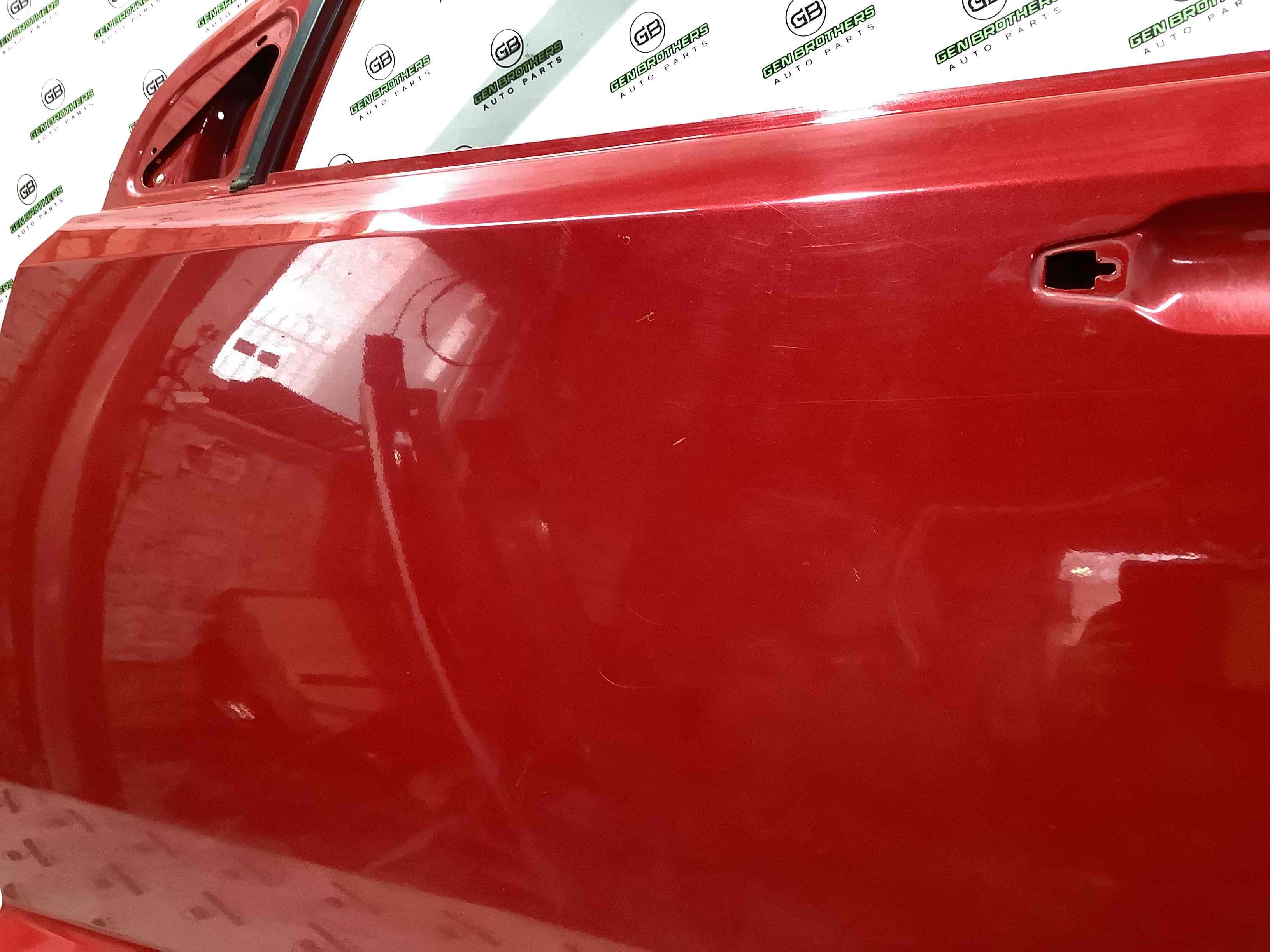 Дверь передняя левая