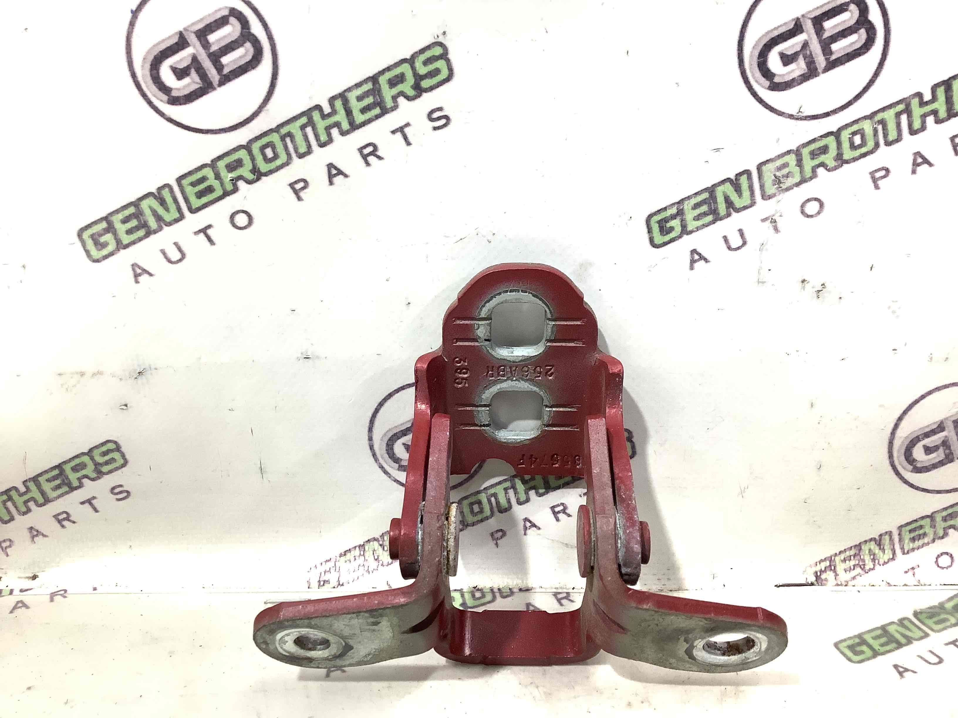 Петля двери, замок двери