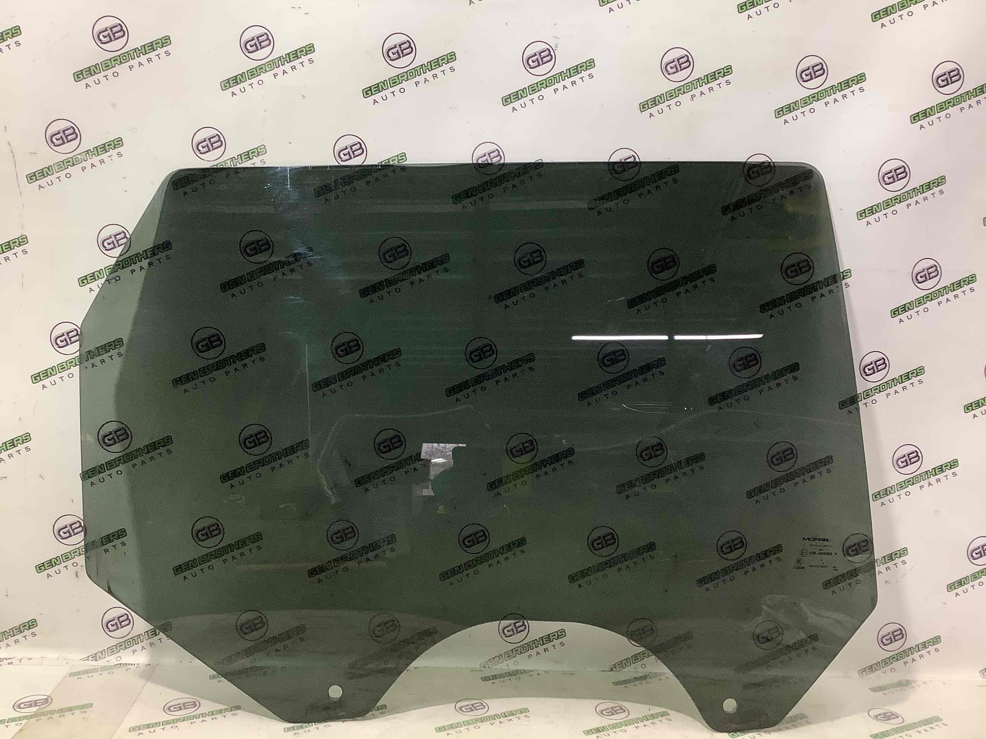 Стекло заднее правое