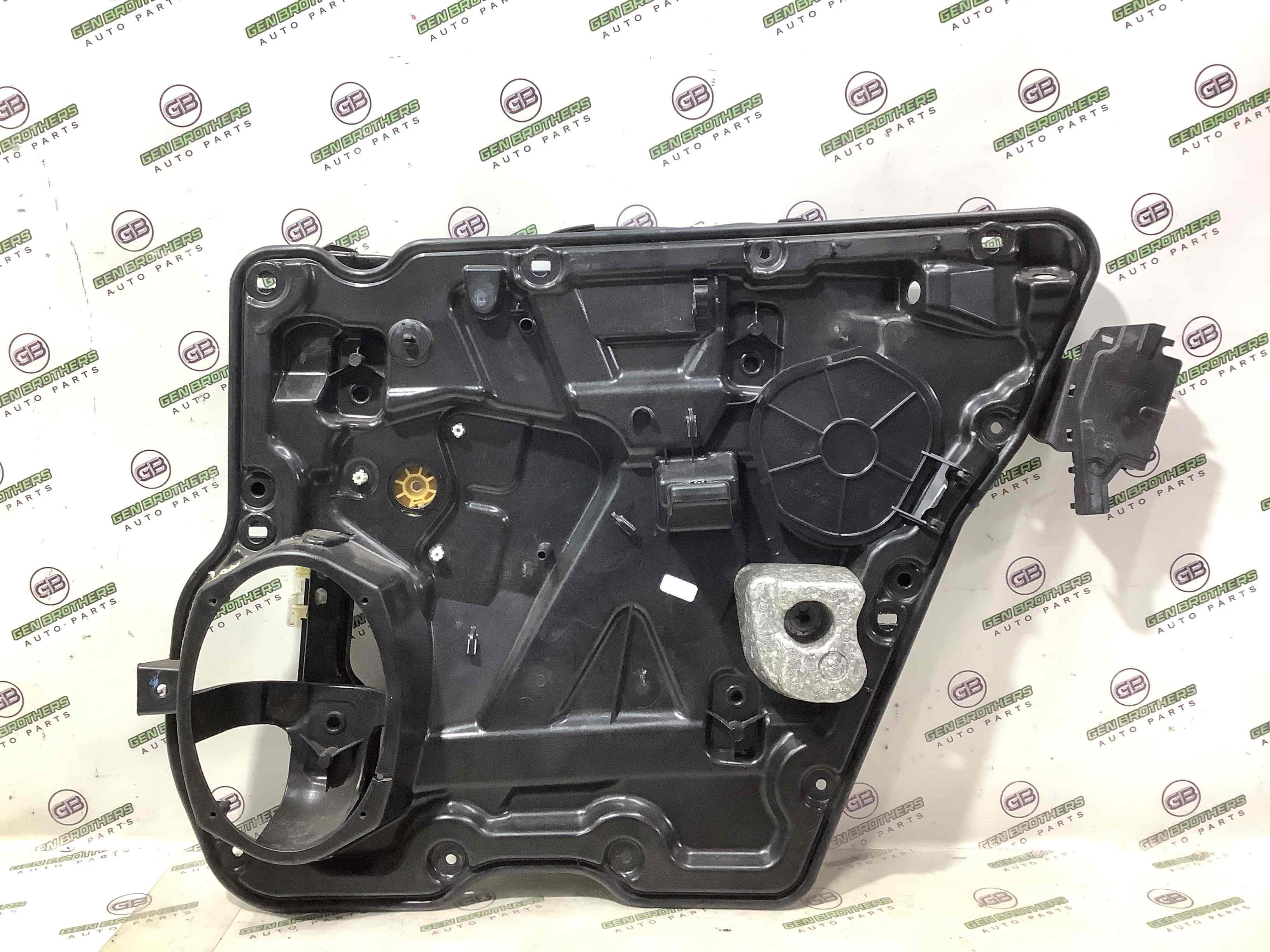 Стеклоподъемник задний правый