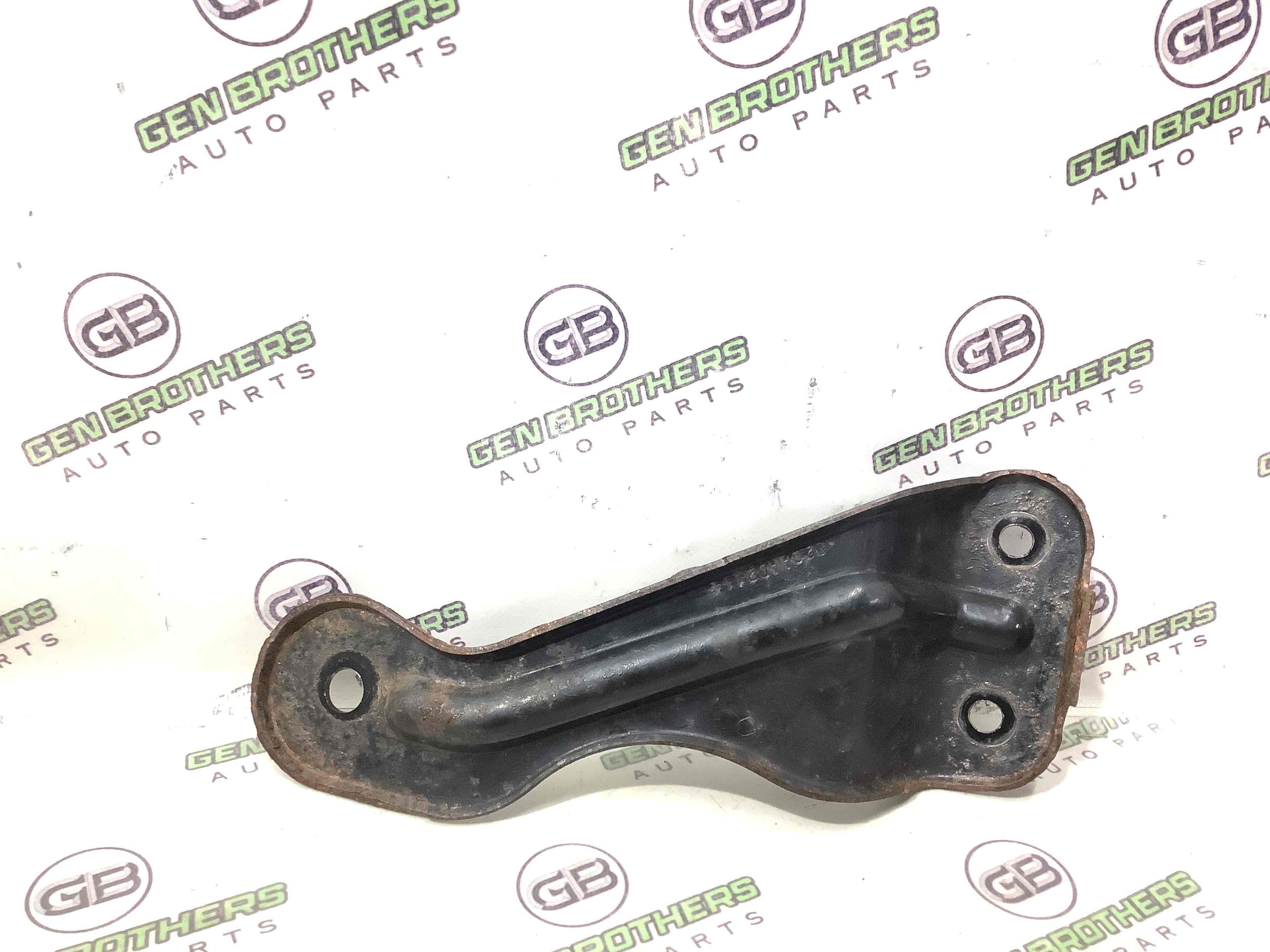 Кронштейн заднего подрамника