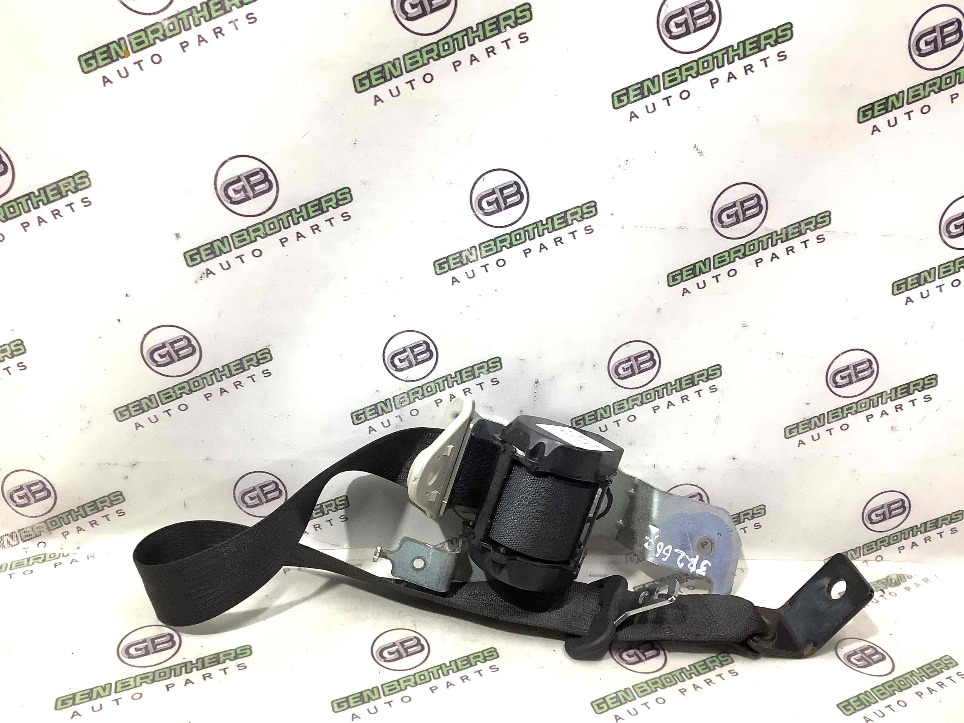 Ремень безопасности