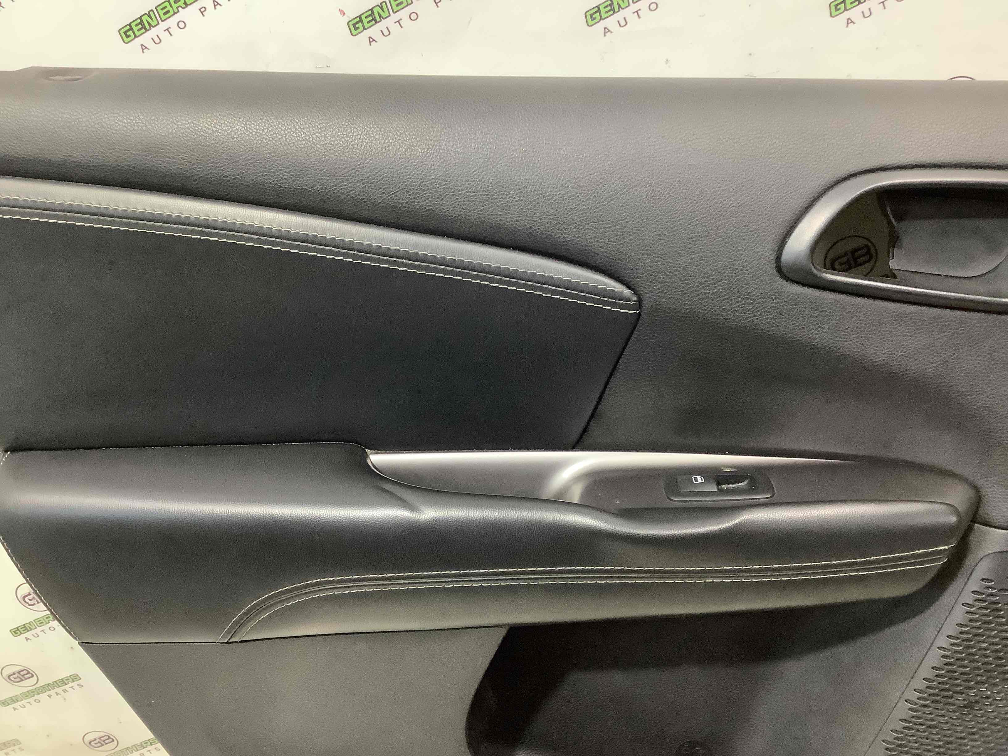 Обшивка дверей и карт