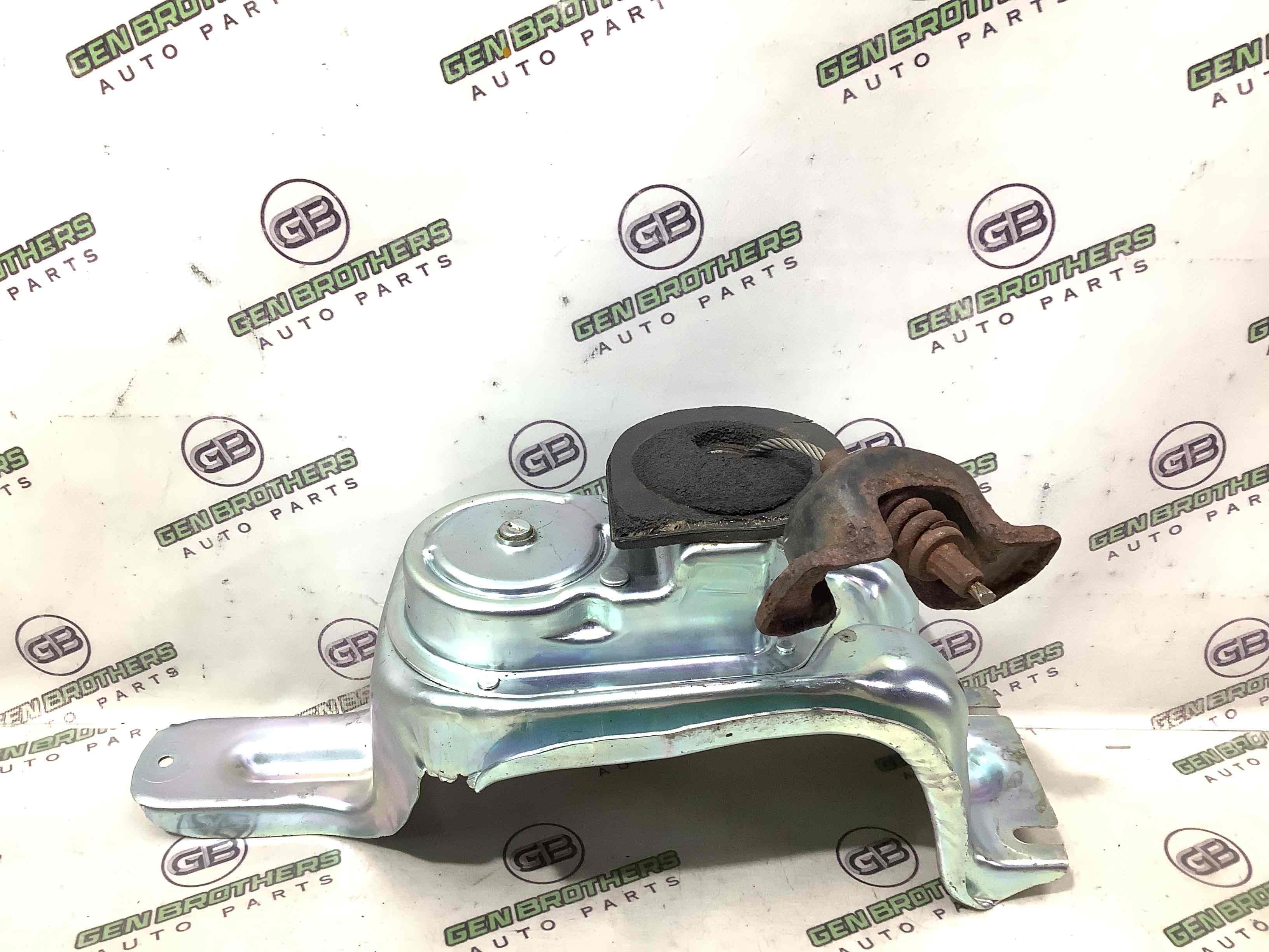 Колесо запасное, держатель, кронштейн, обшивка