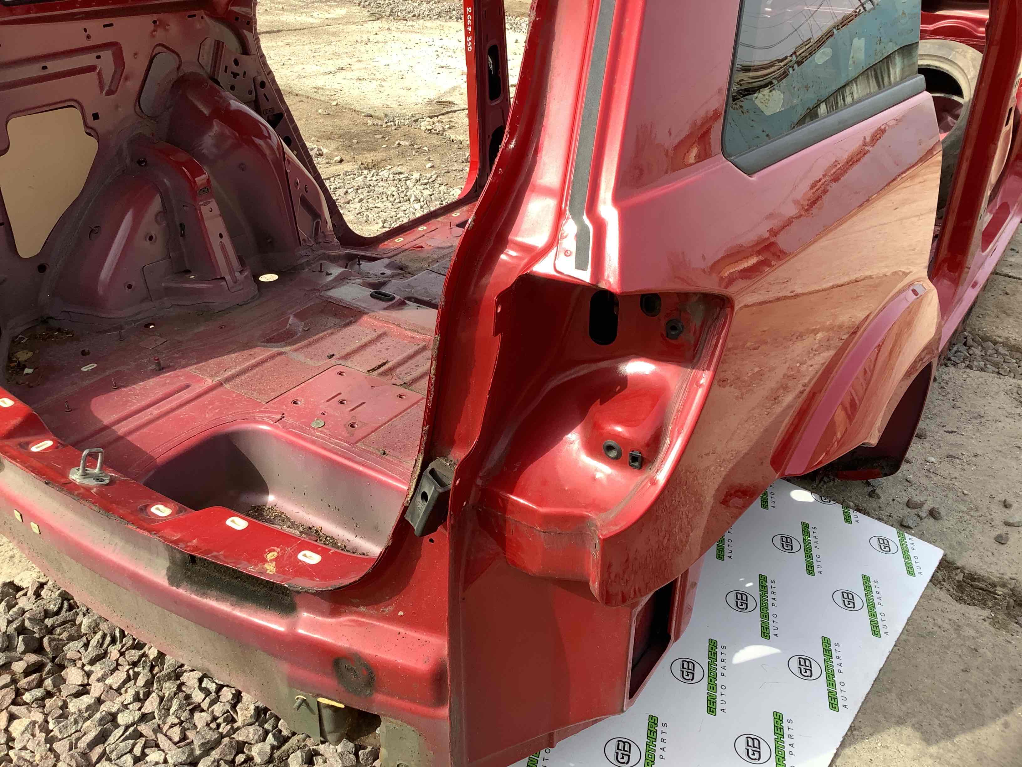 Четверть задняя правая