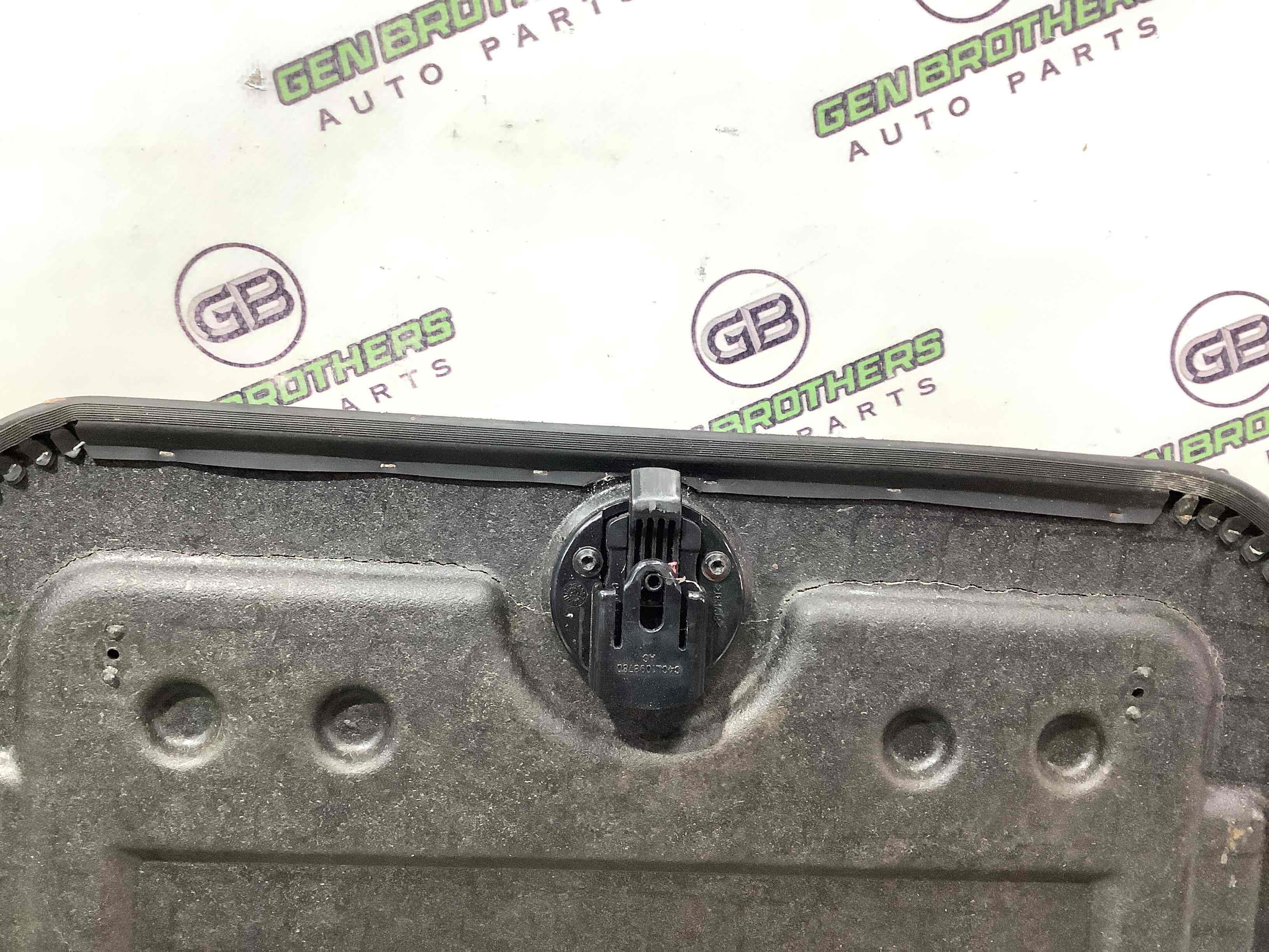 Элементы отделки багажника