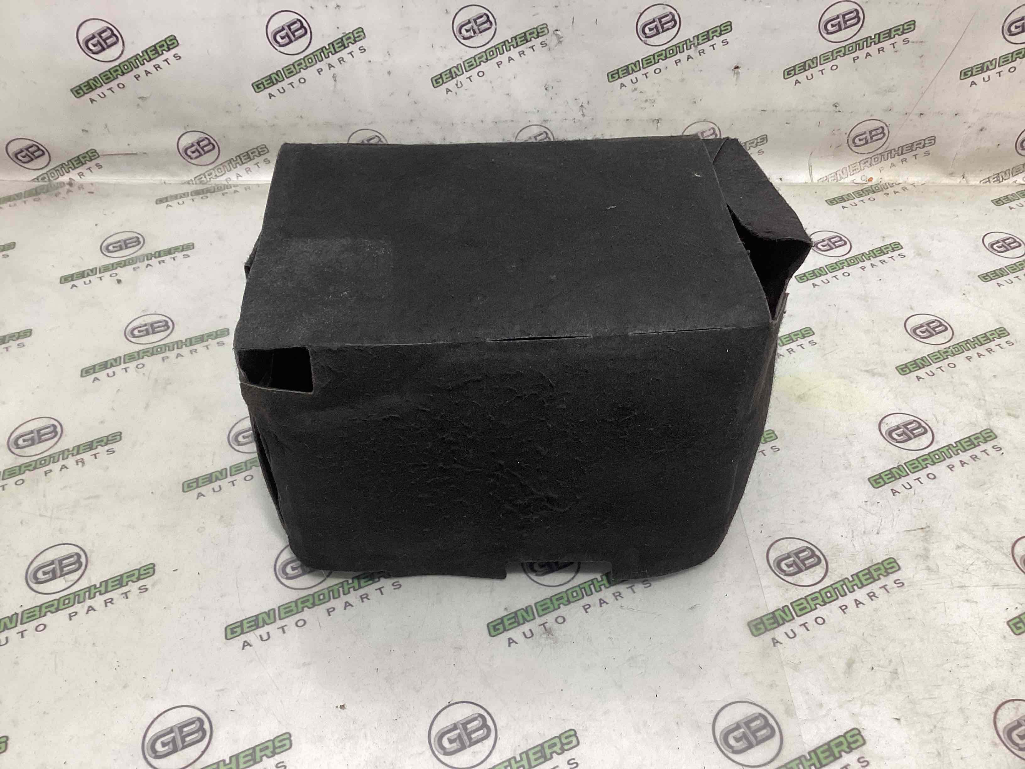 Полиця акумулятора, кришка, кріплення майданчик АКБ